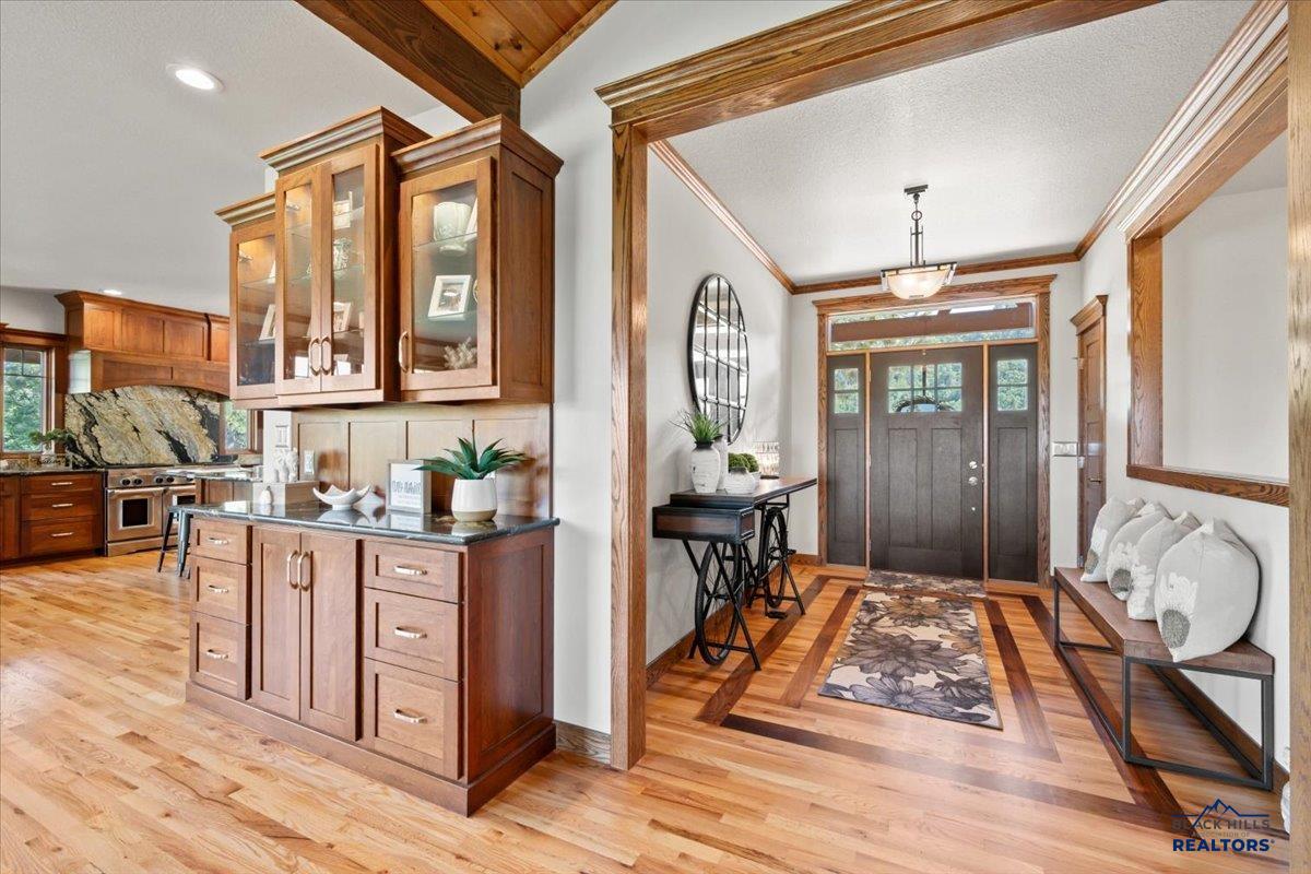 2430 WOODLAND LOOP