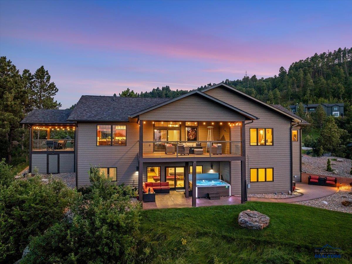 2430 WOODLAND LOOP