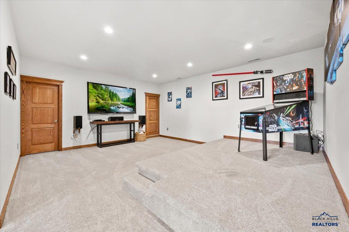 2430 WOODLAND LOOP