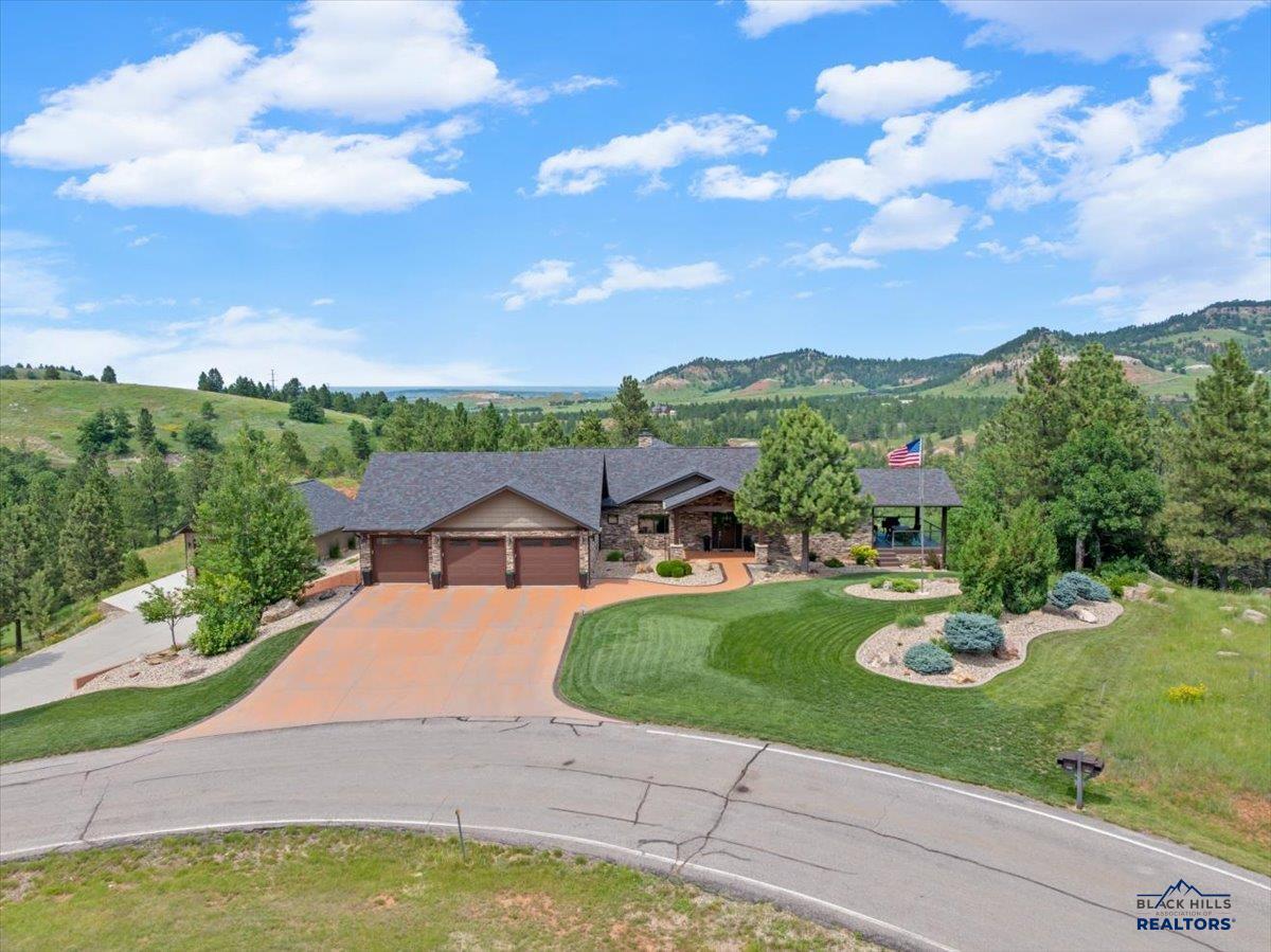 2430 WOODLAND LOOP