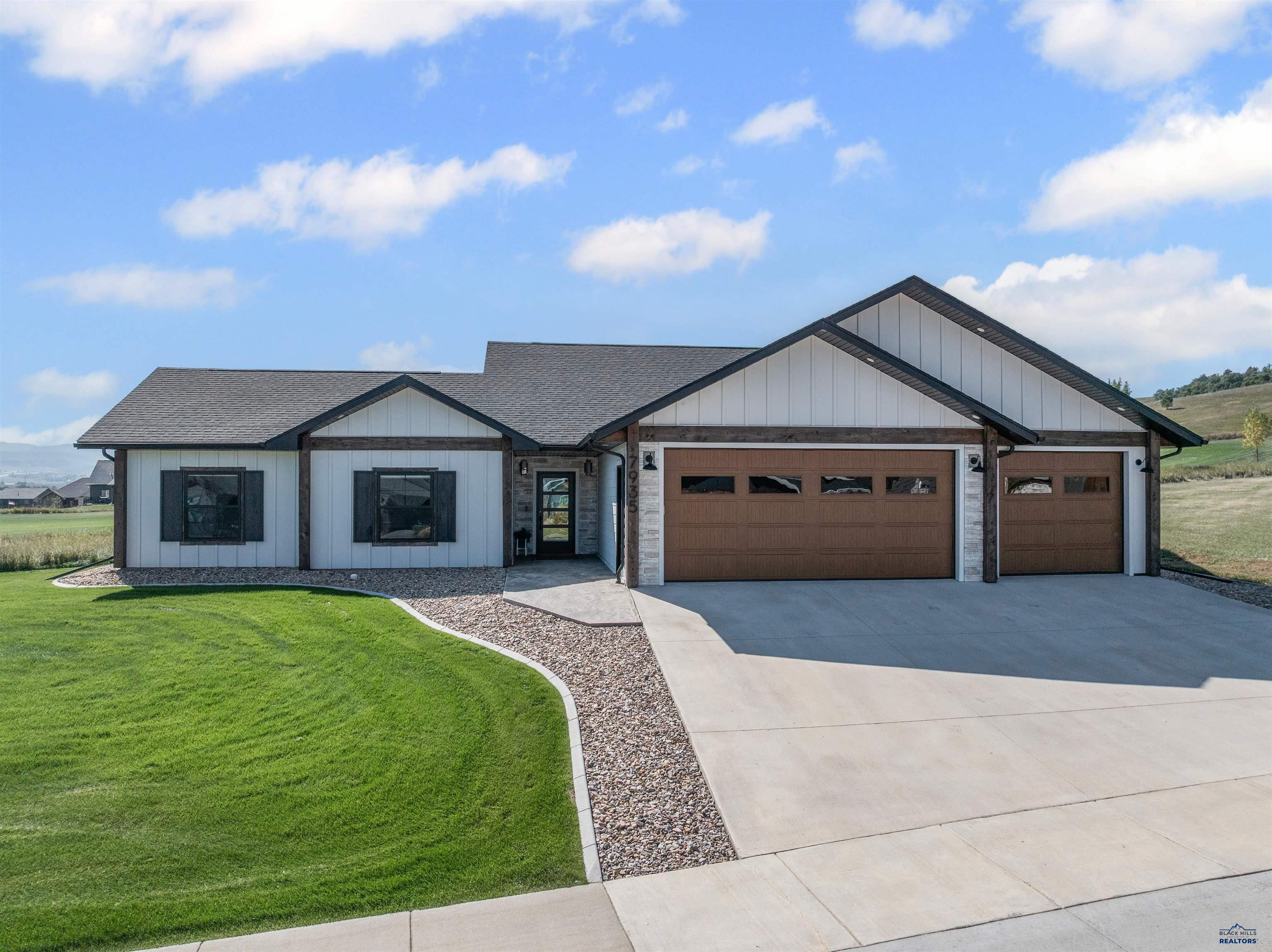 7935 BROOKS LOOP