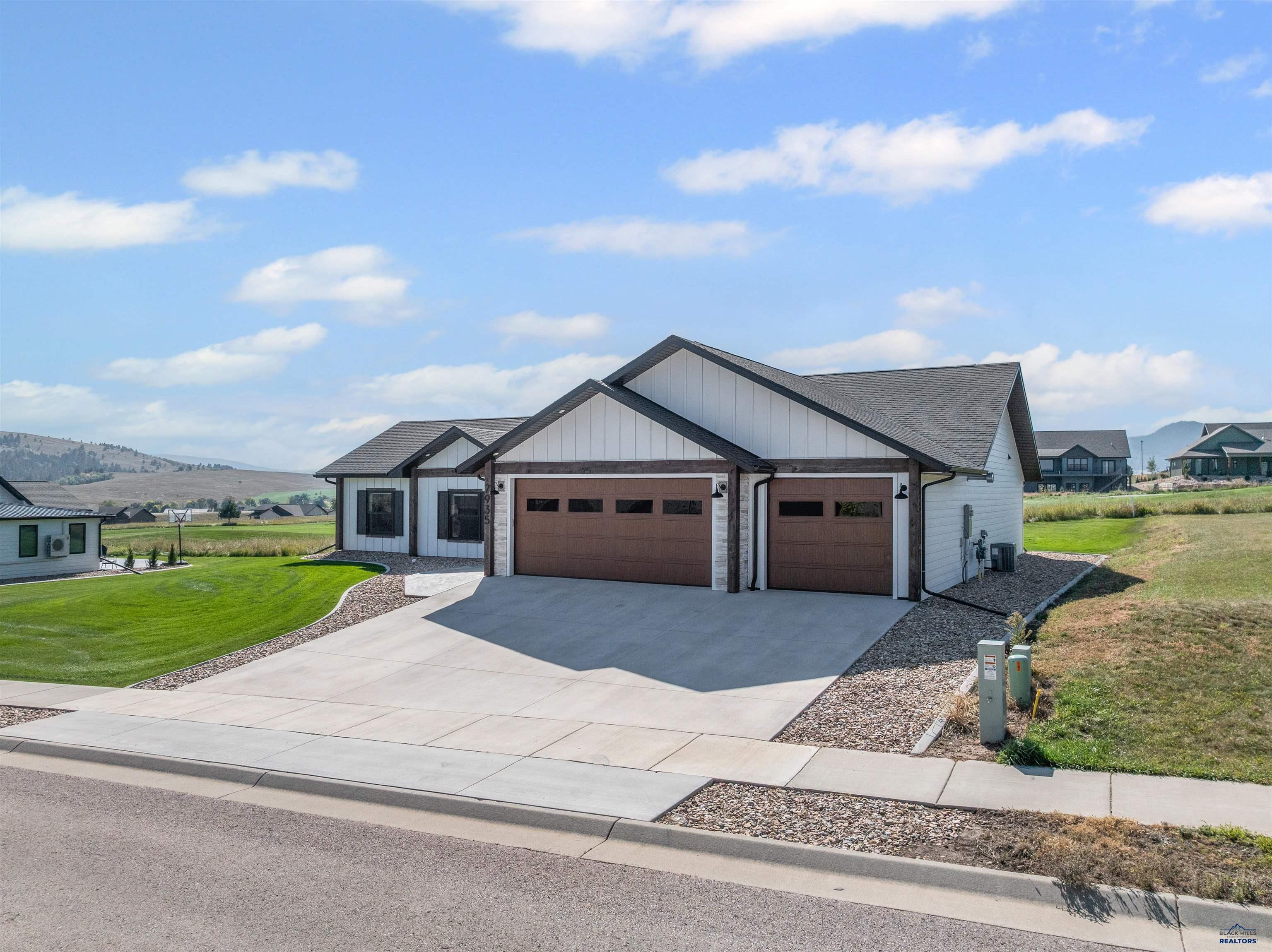 7935 BROOKS LOOP
