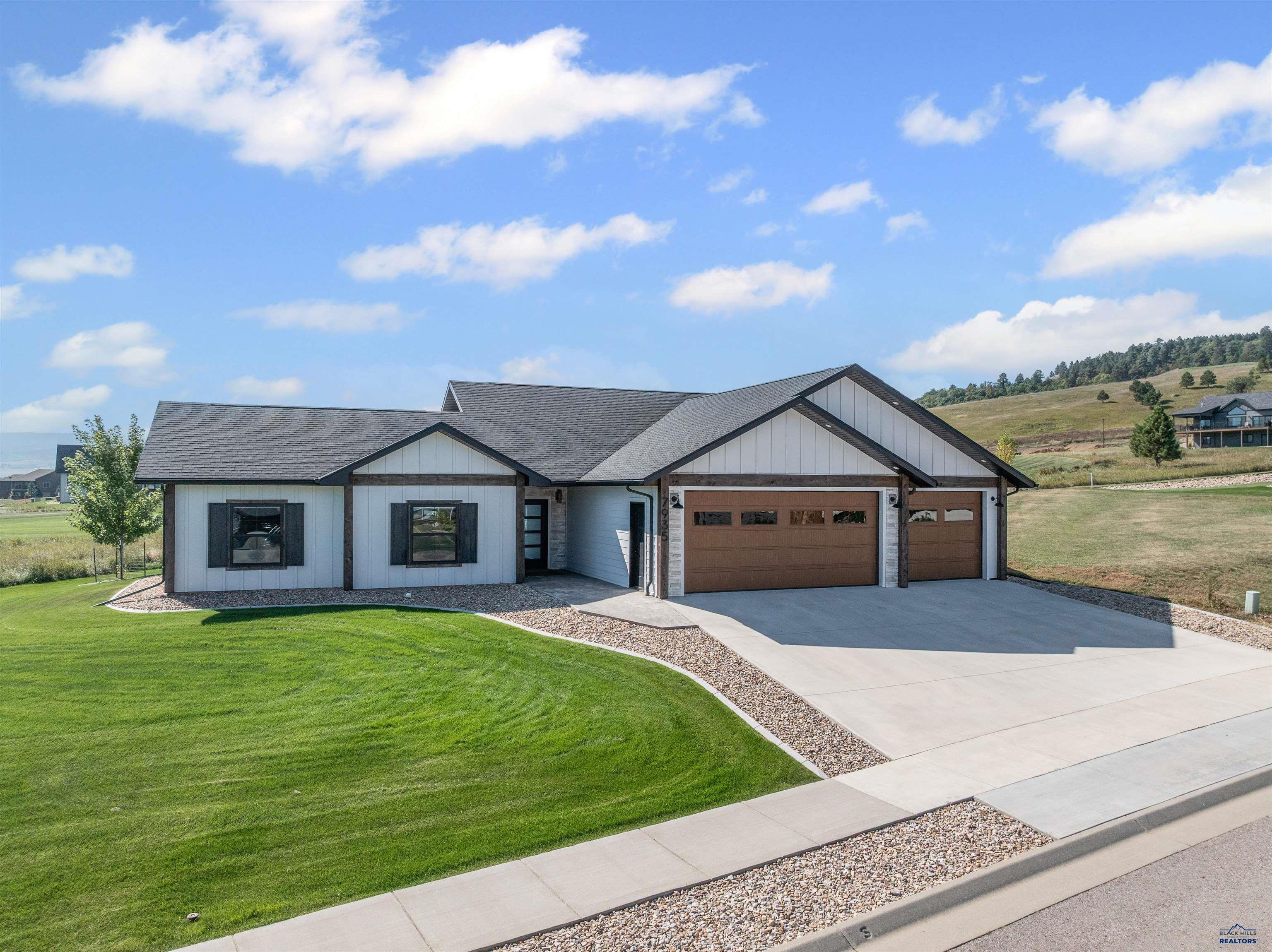 7935 BROOKS LOOP