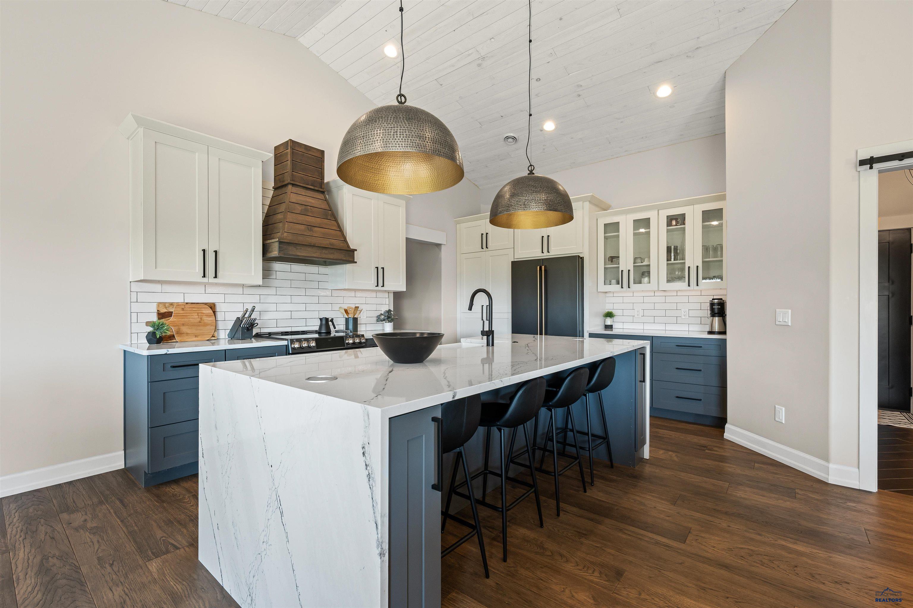 7935 BROOKS LOOP