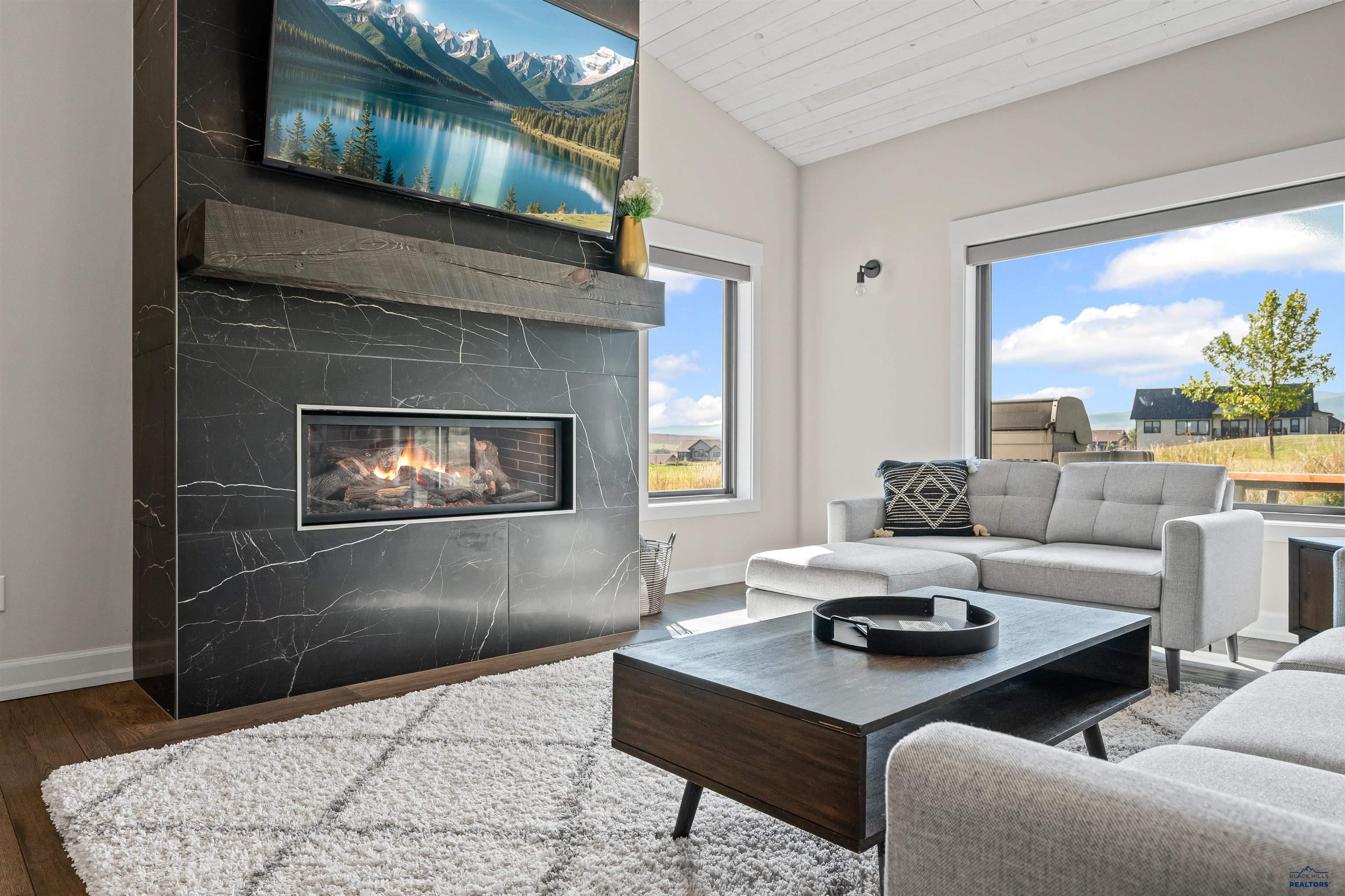 7935 BROOKS LOOP