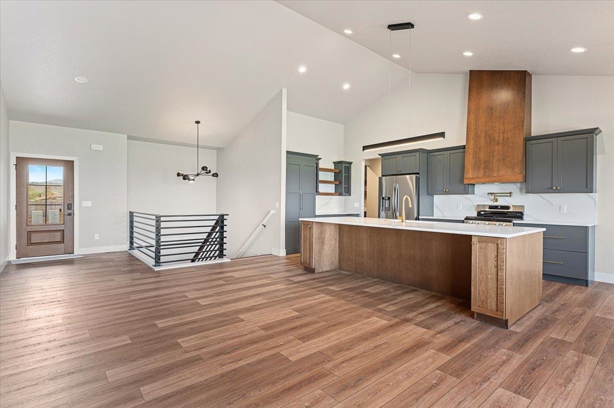 7714 Brooks Loop