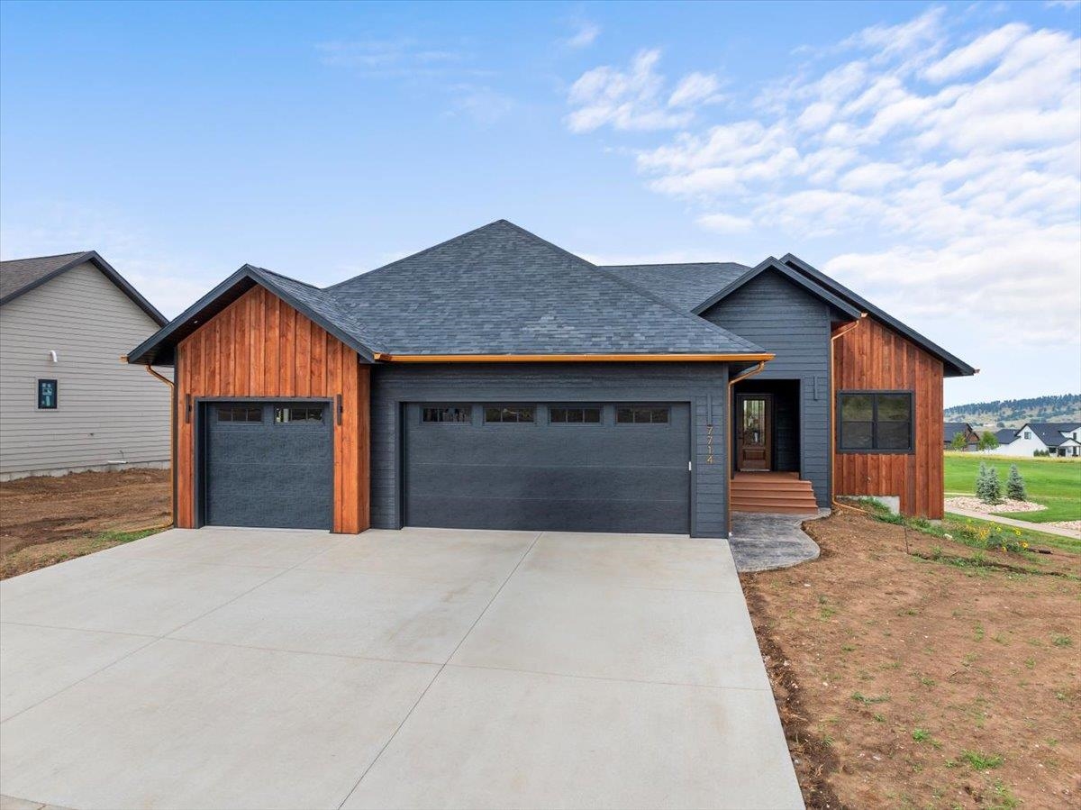 7714 Brooks Loop