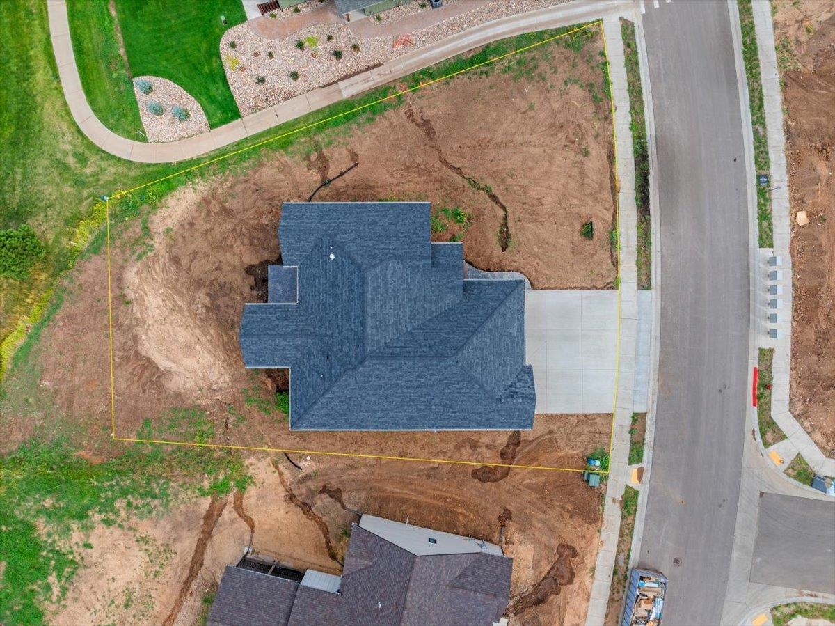 7714 Brooks Loop