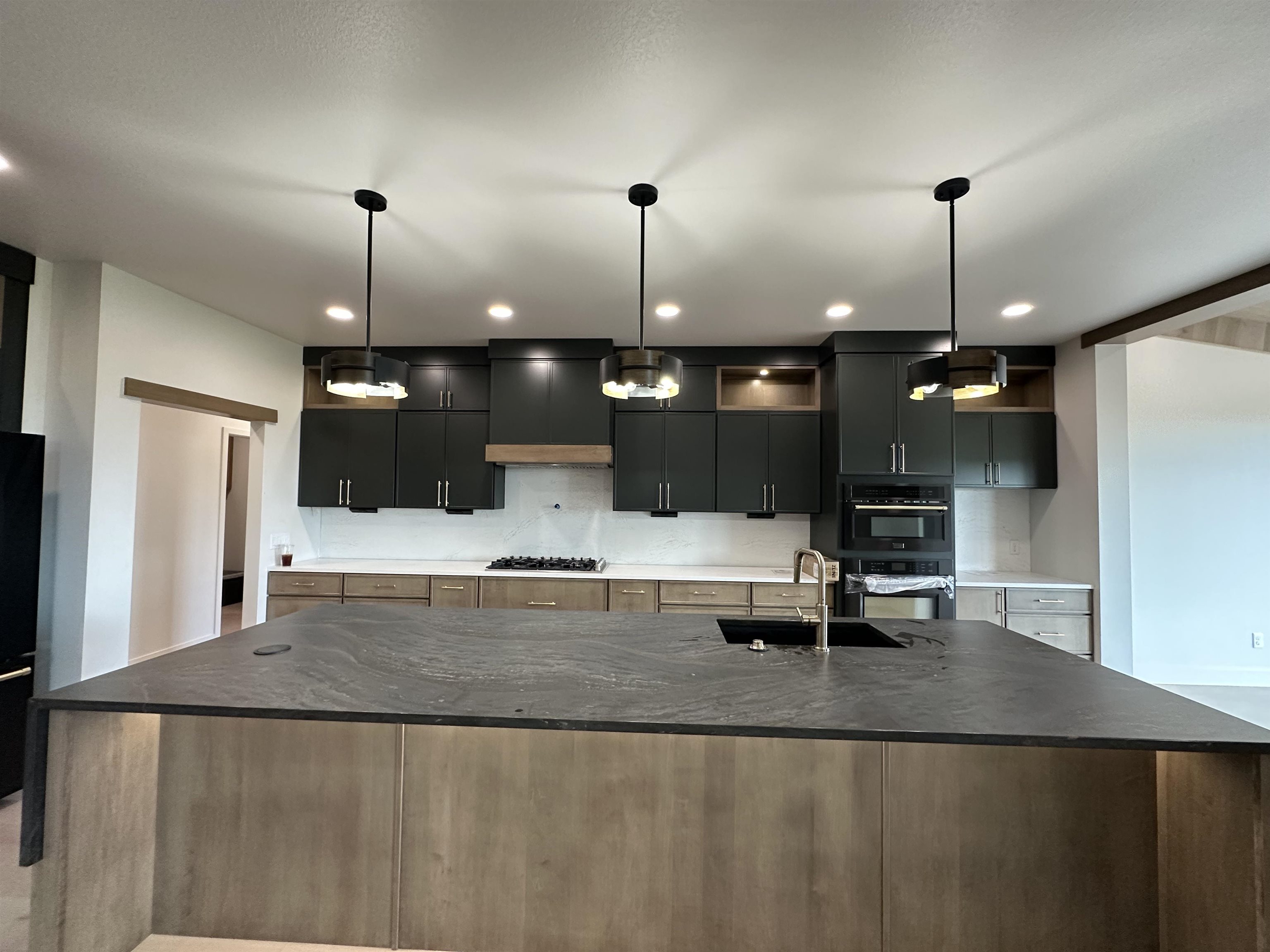 7730 Brooks Loop