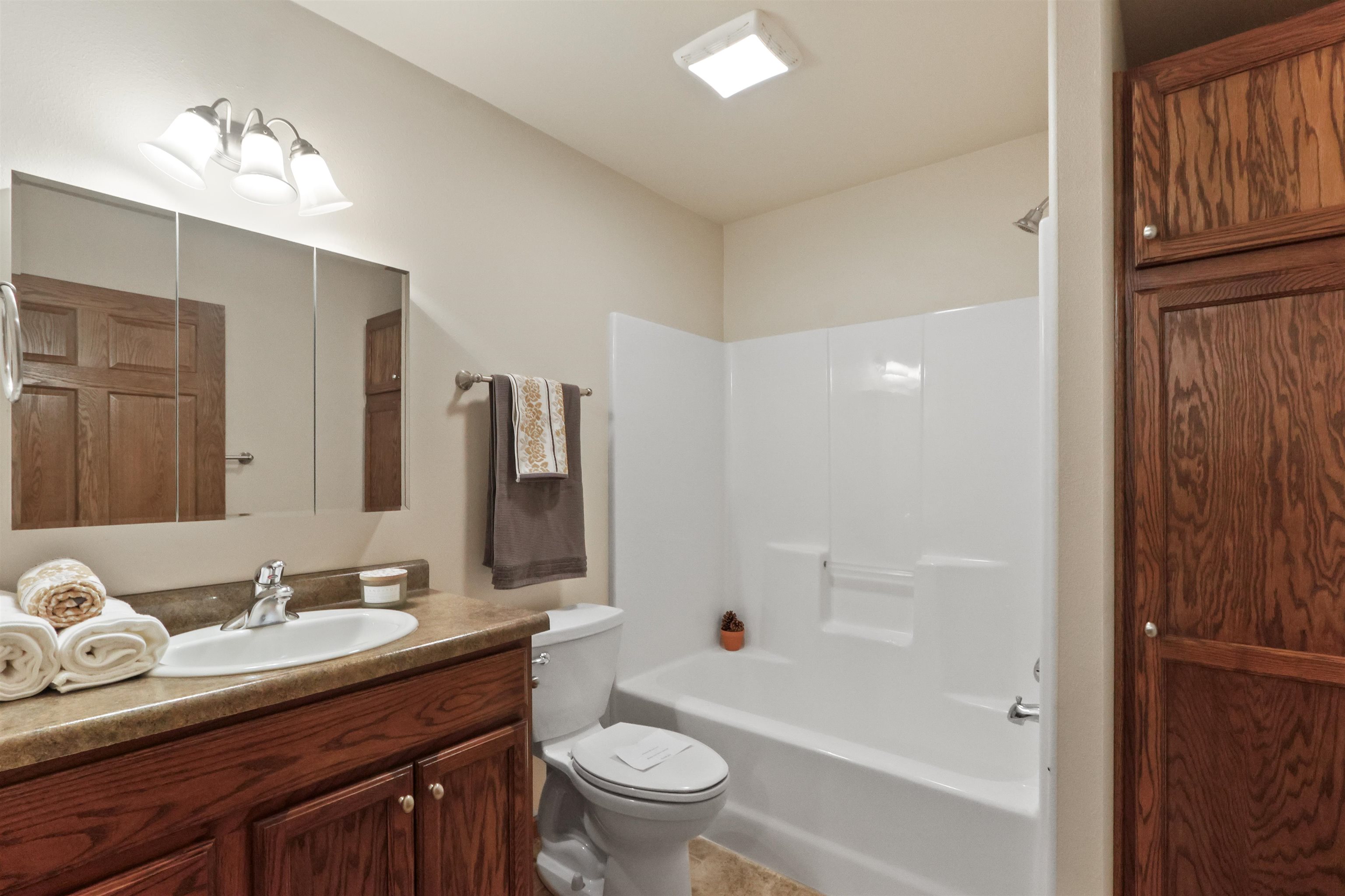 1225 Silverbrook Lane