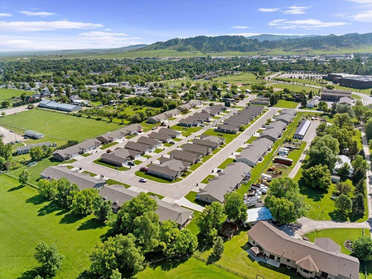1233 Silverbrook Lane