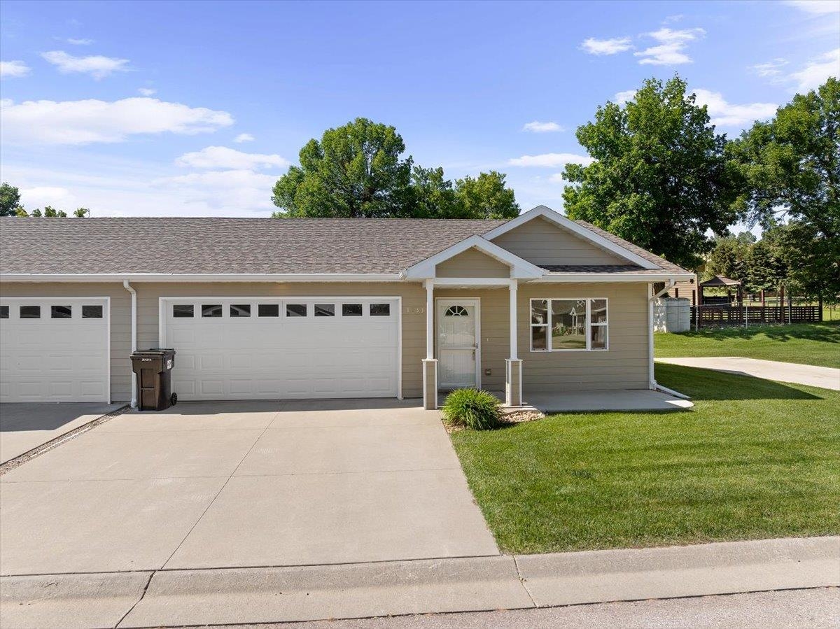 1233 Silverbrook Lane