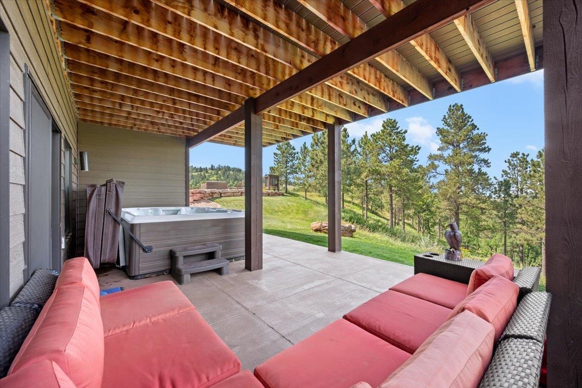 2430 Woodland Loop