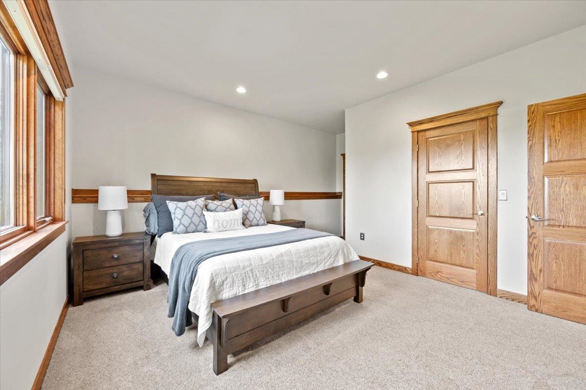 2430 Woodland Loop