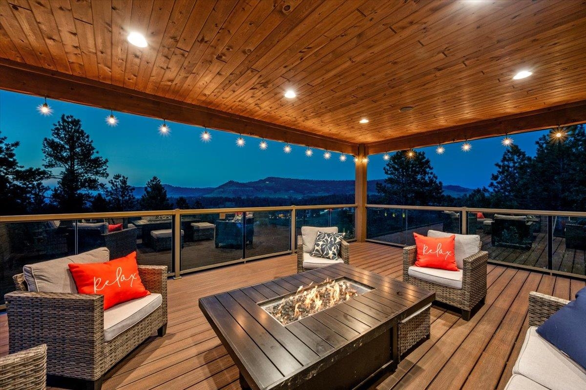 2430 Woodland Loop