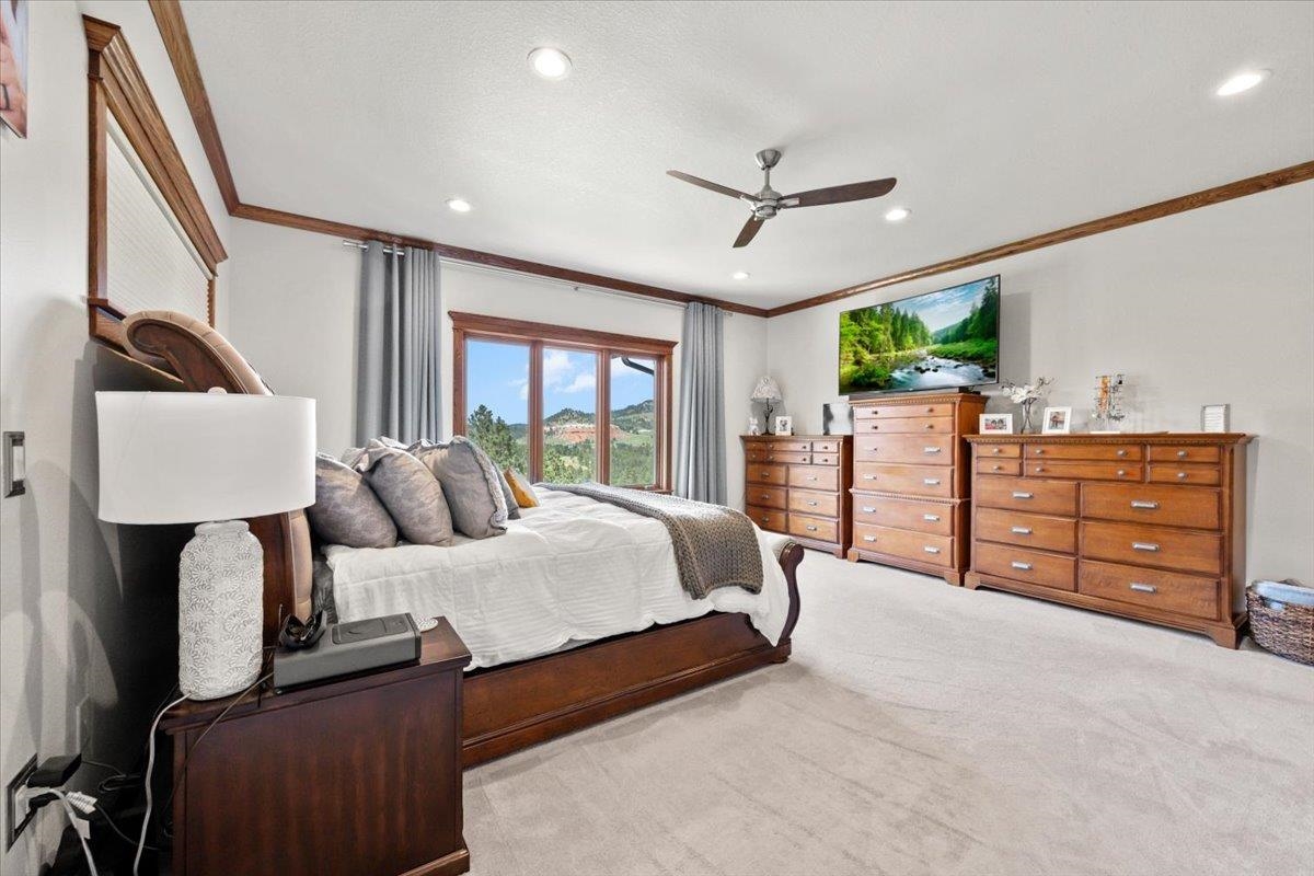 2430 Woodland Loop