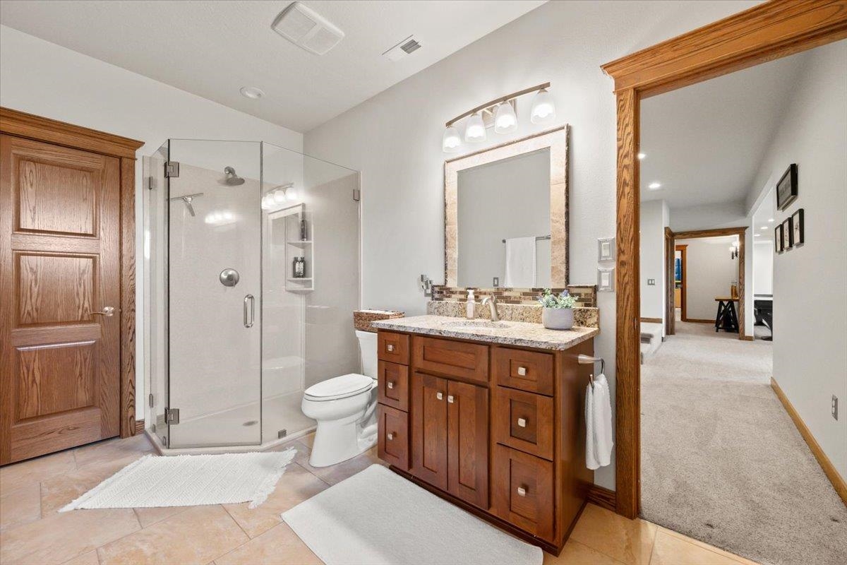 2430 Woodland Loop
