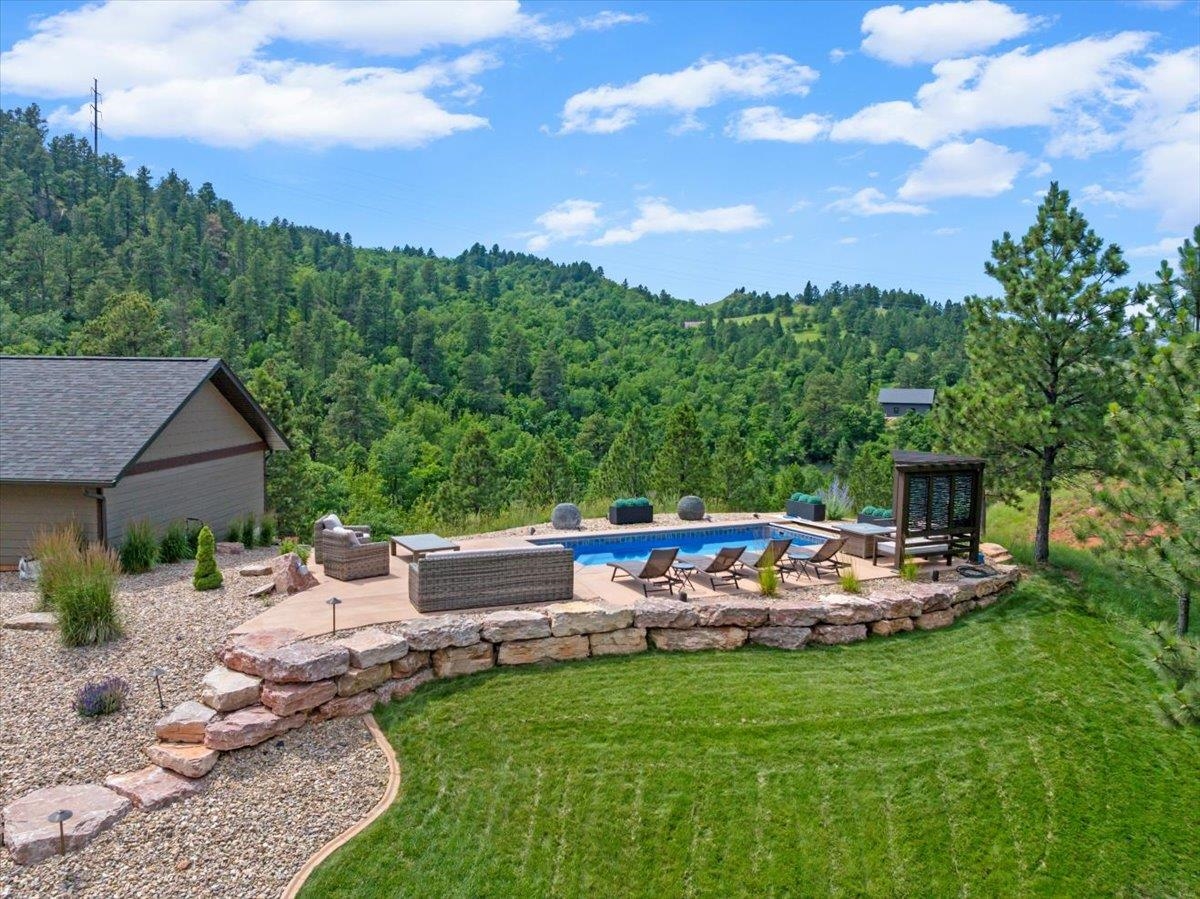 2430 Woodland Loop