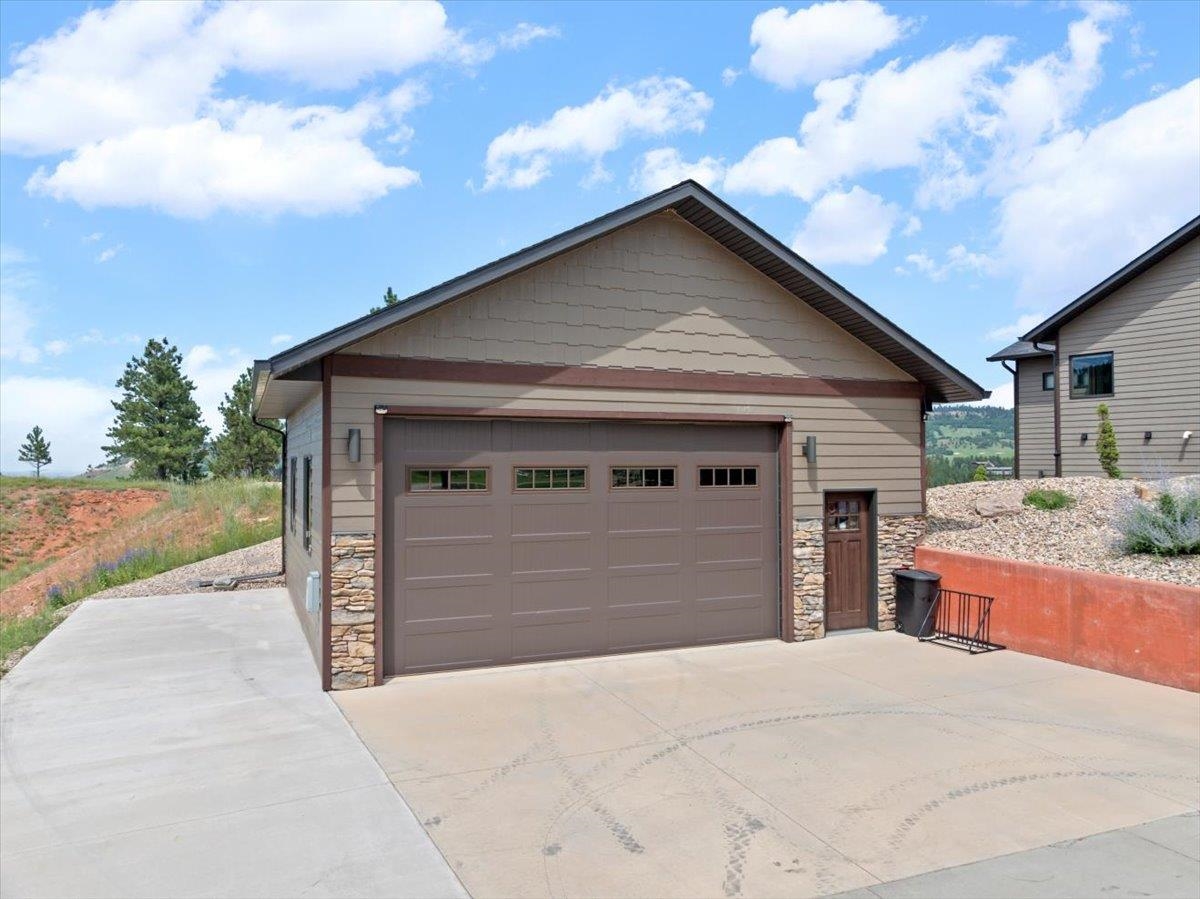 2430 Woodland Loop