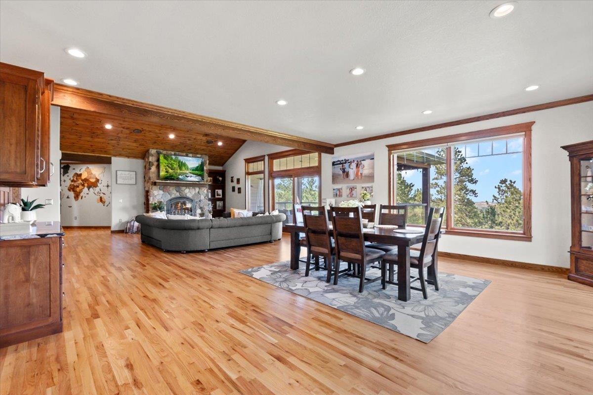 2430 Woodland Loop