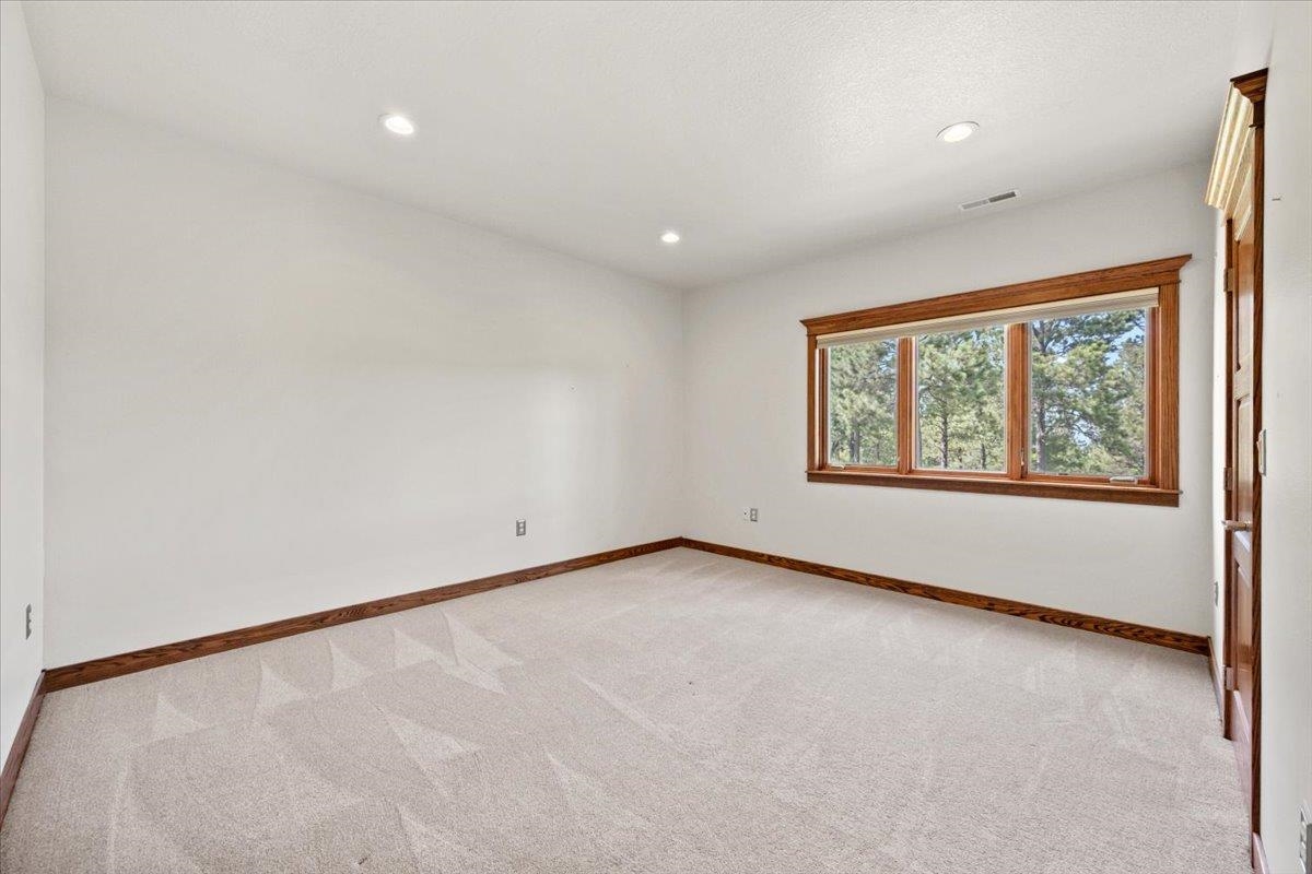 2430 Woodland Loop