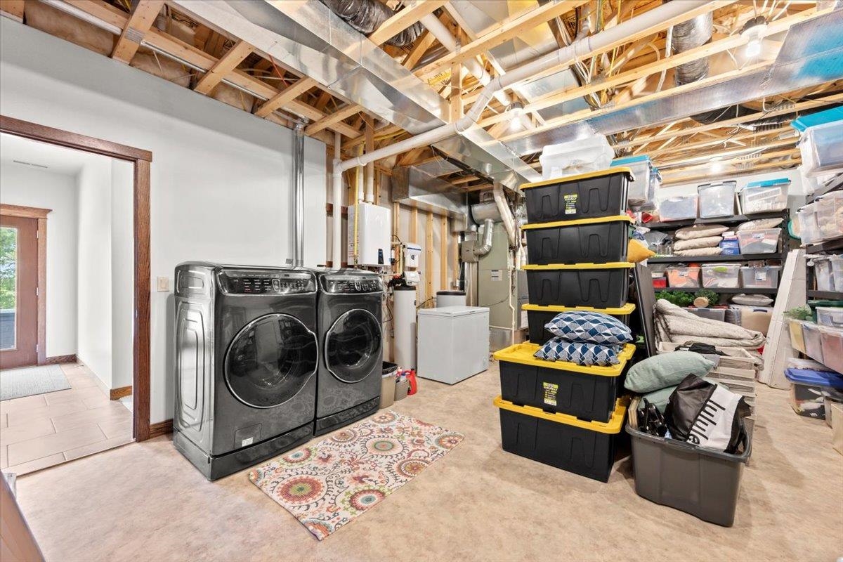 2430 Woodland Loop
