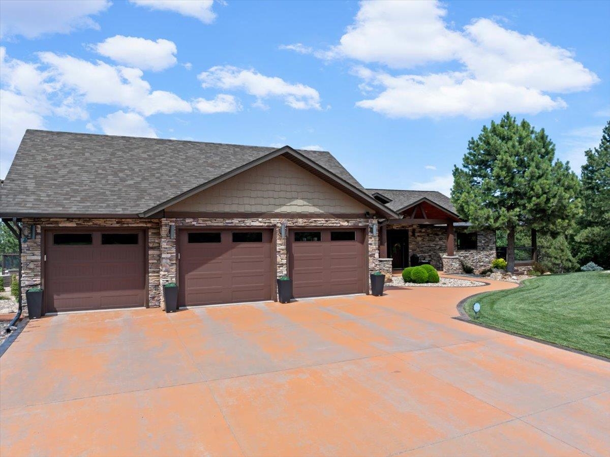 2430 Woodland Loop