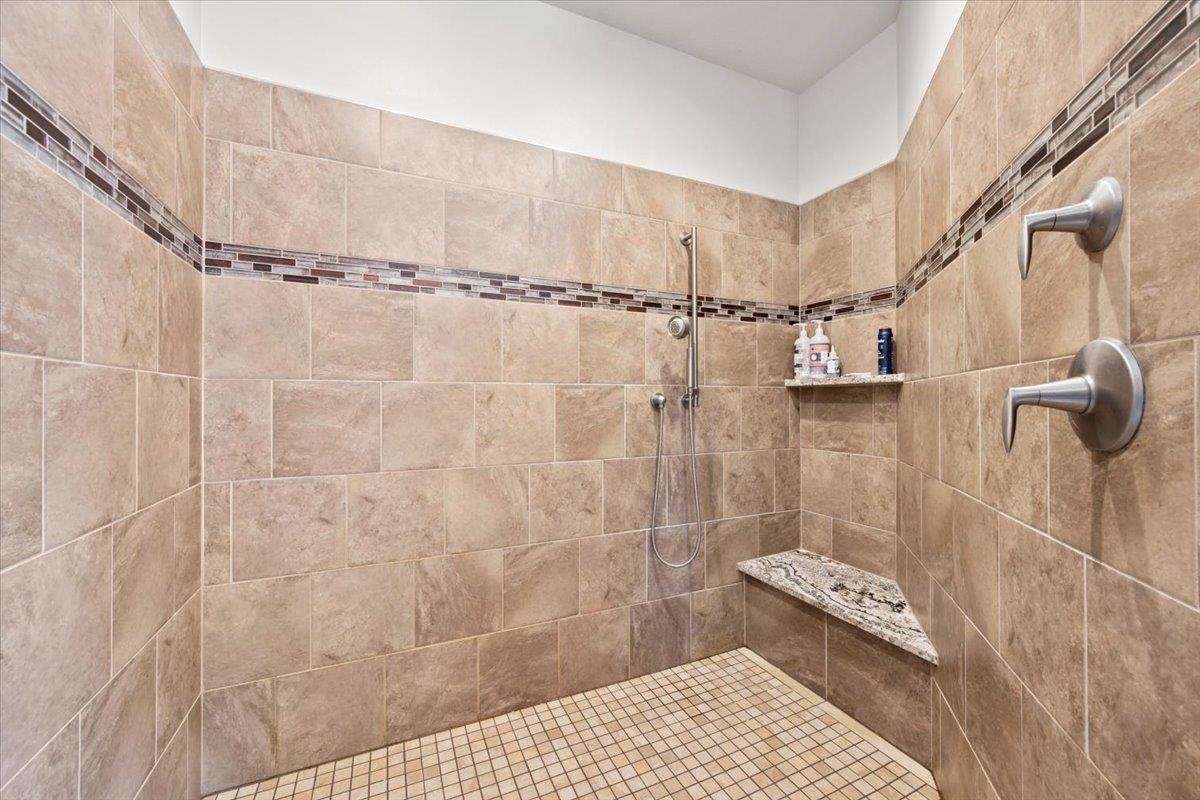 2430 Woodland Loop