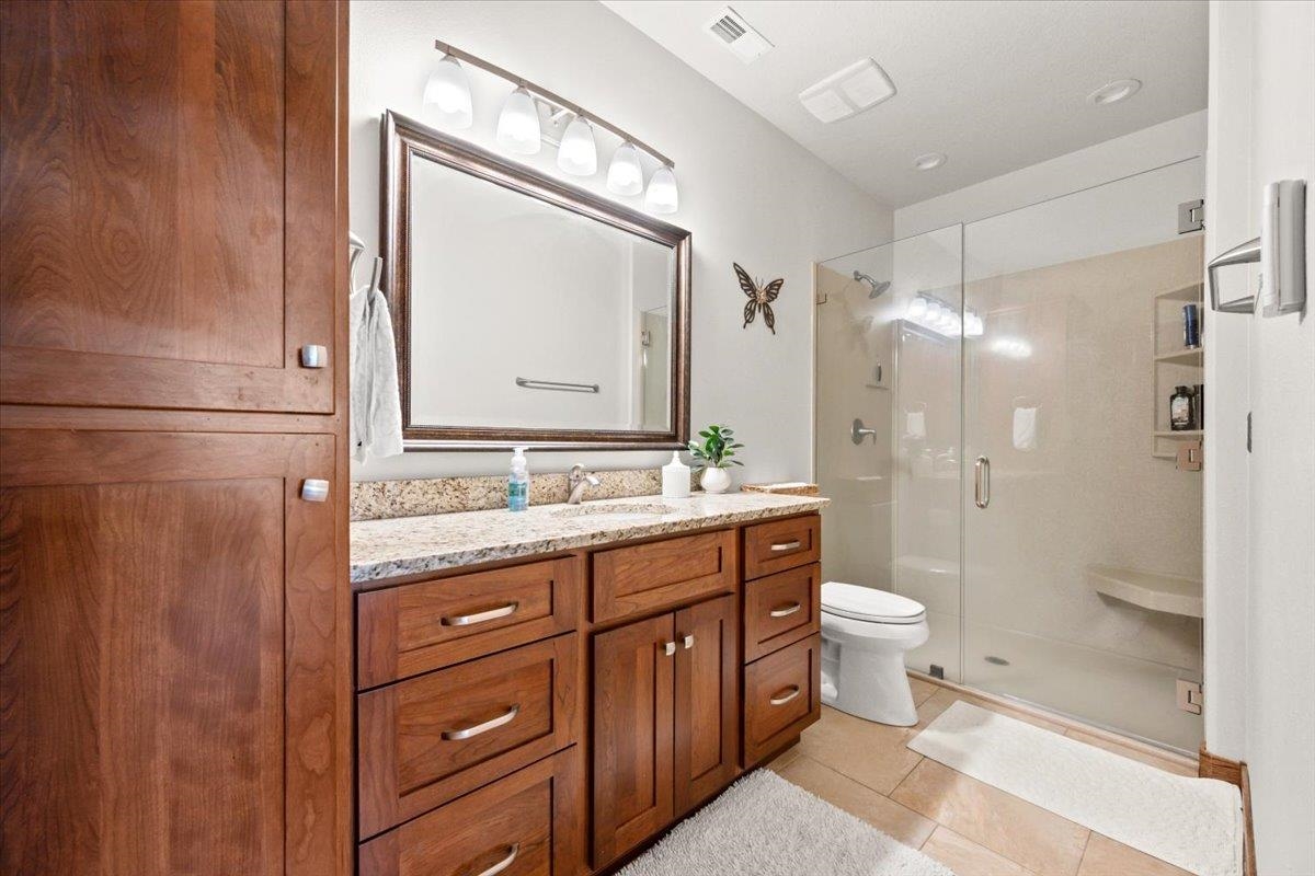 2430 Woodland Loop