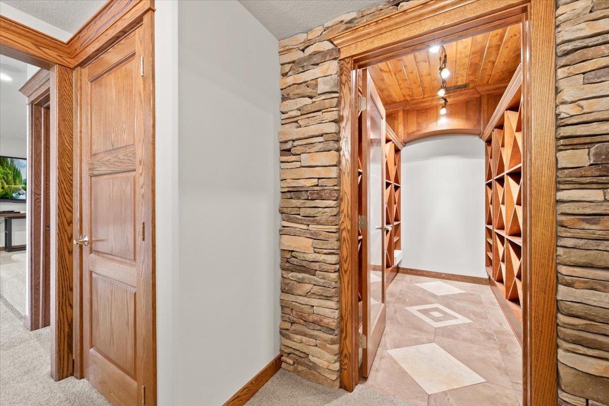 2430 Woodland Loop