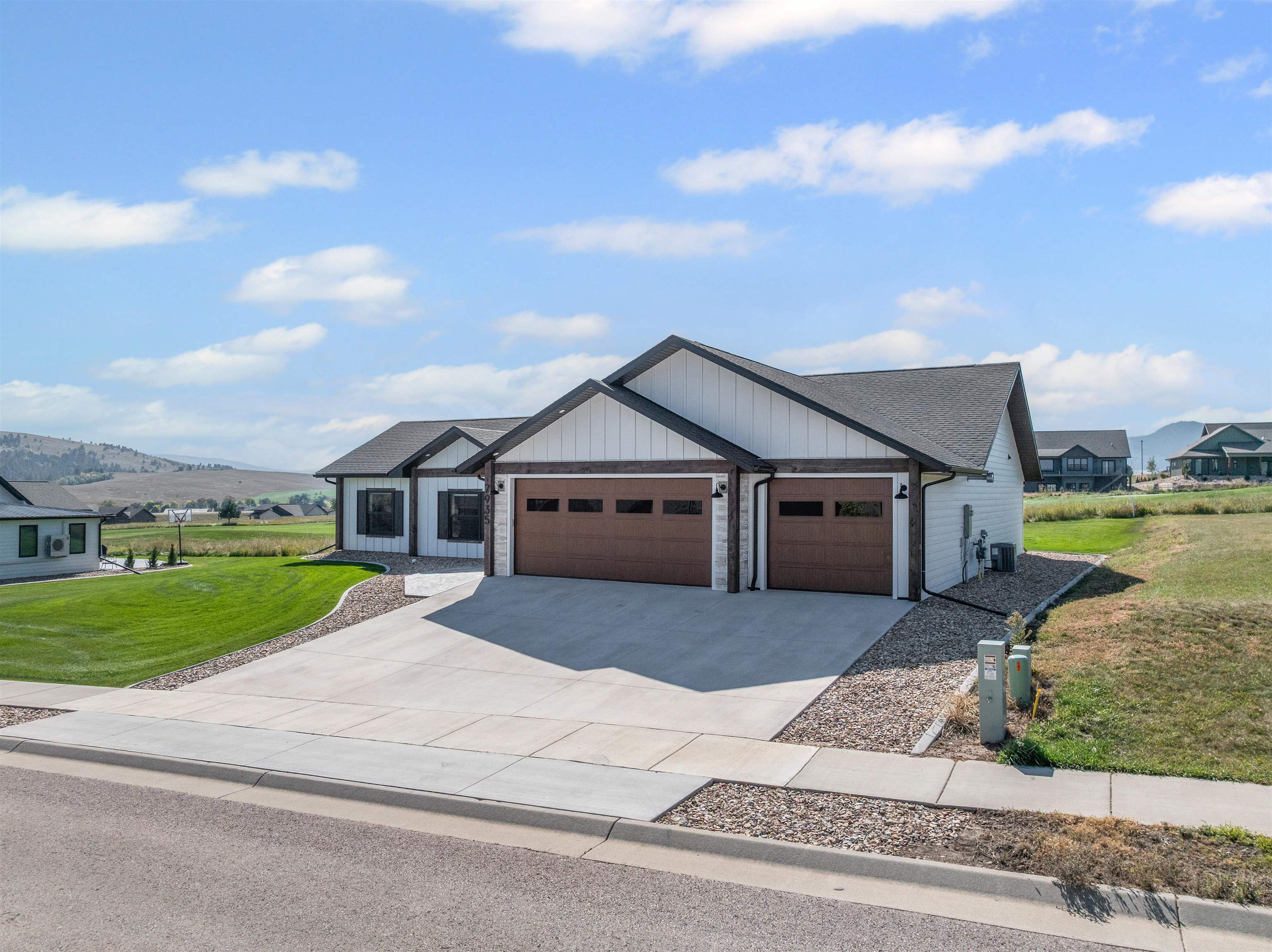 7935 Brooks Loop