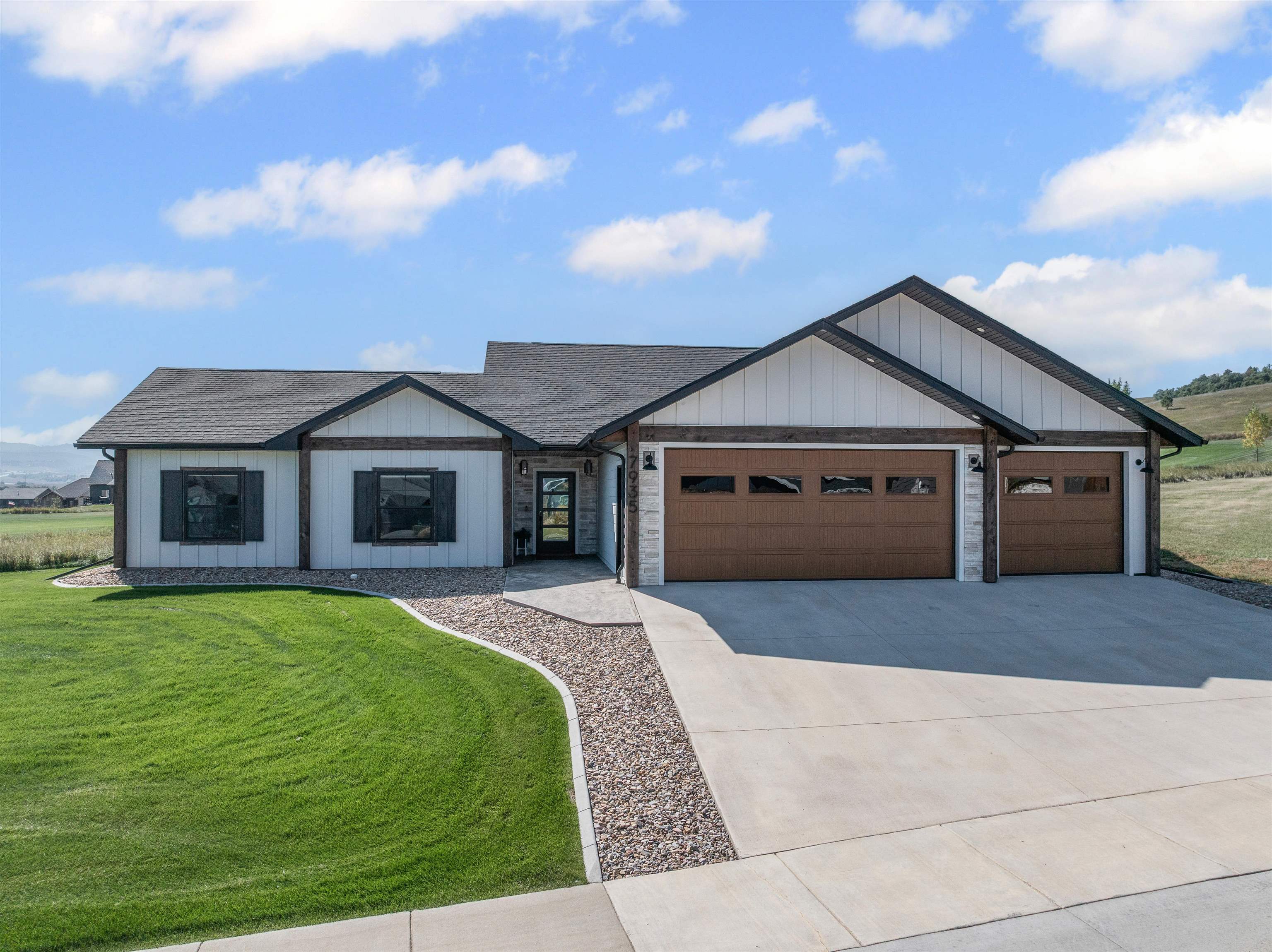 7935 Brooks Loop