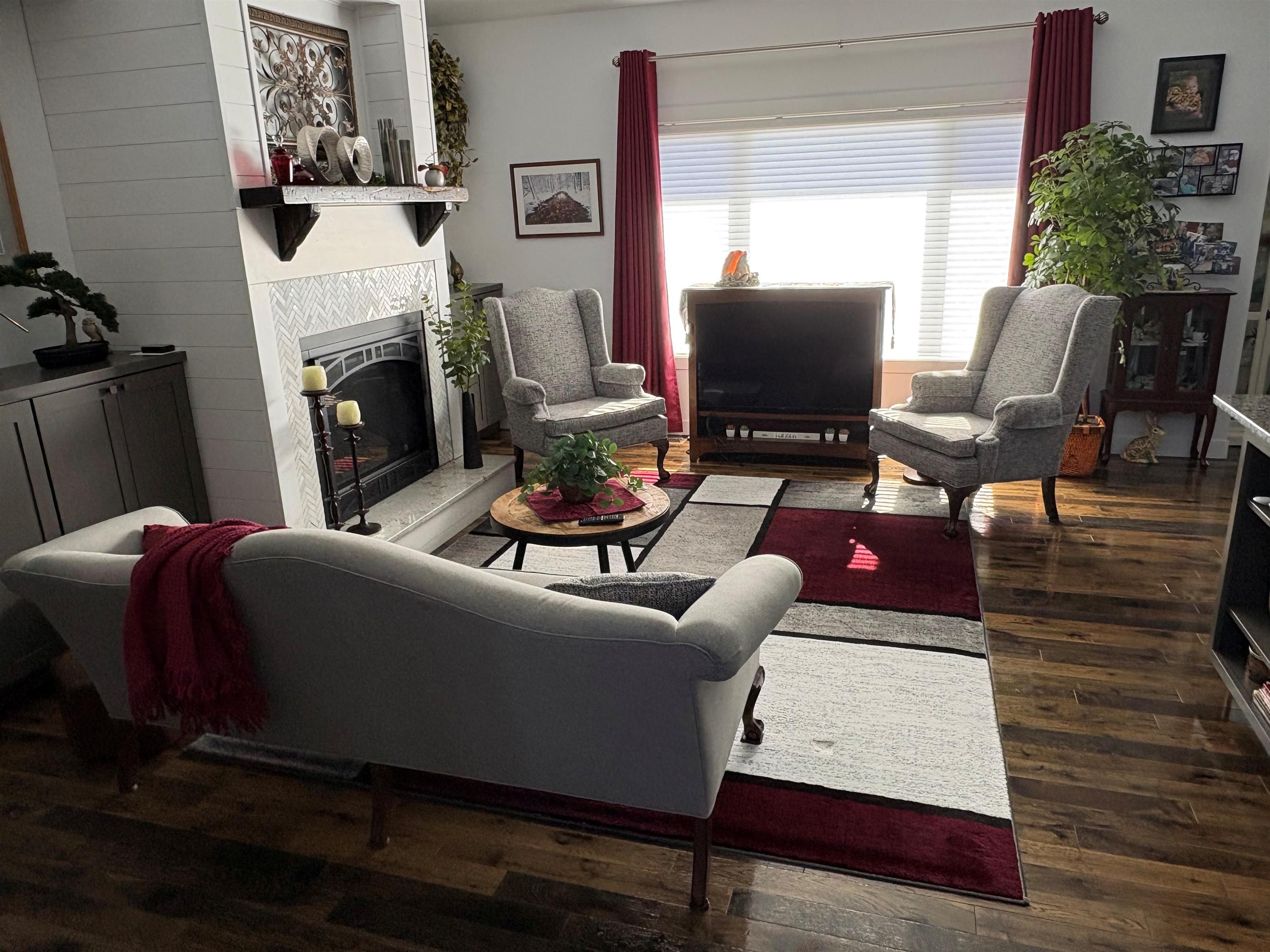 8037 Brooks Loop