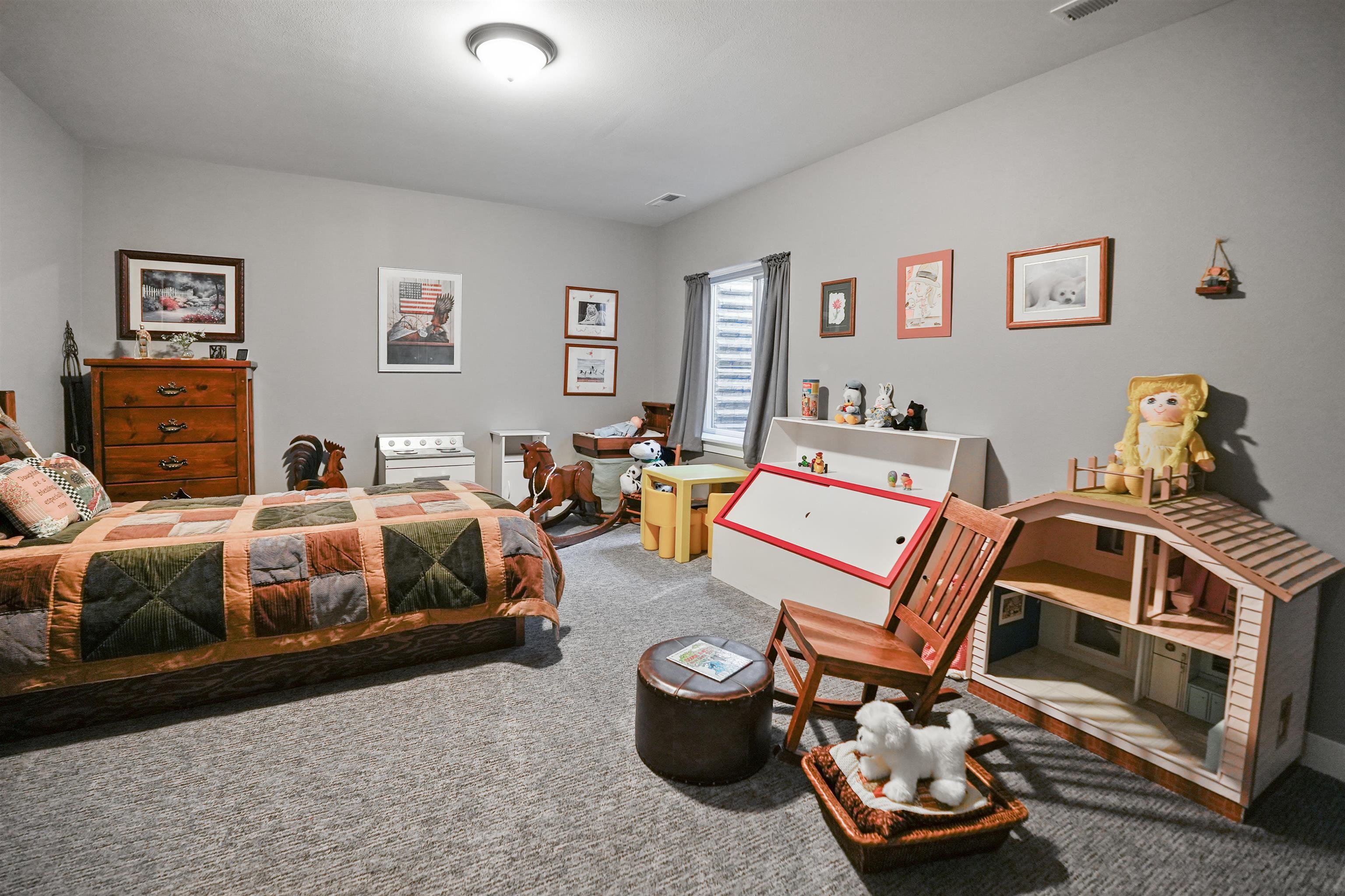 8037 Brooks Loop