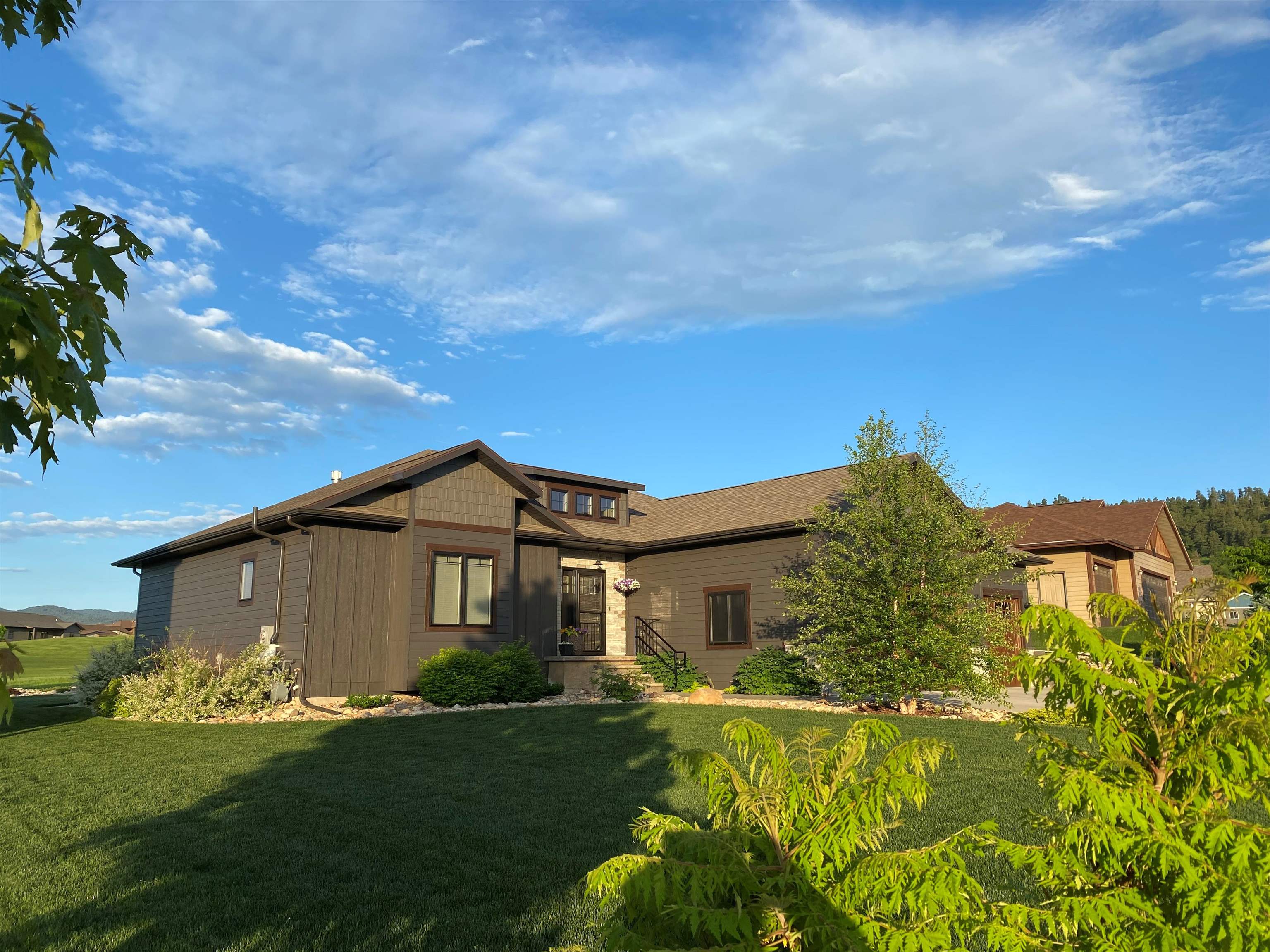 8037 Brooks Loop