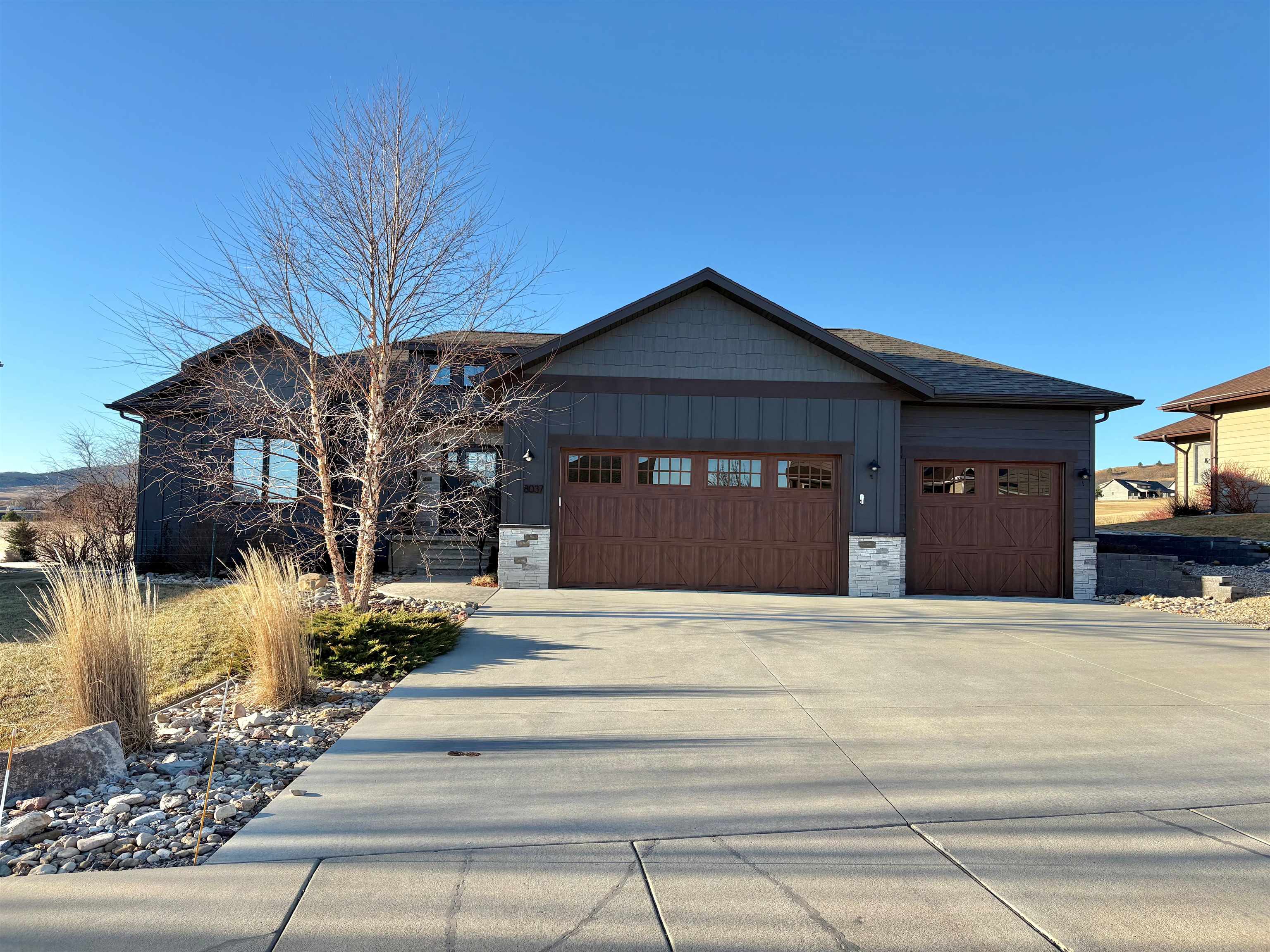8037 Brooks Loop