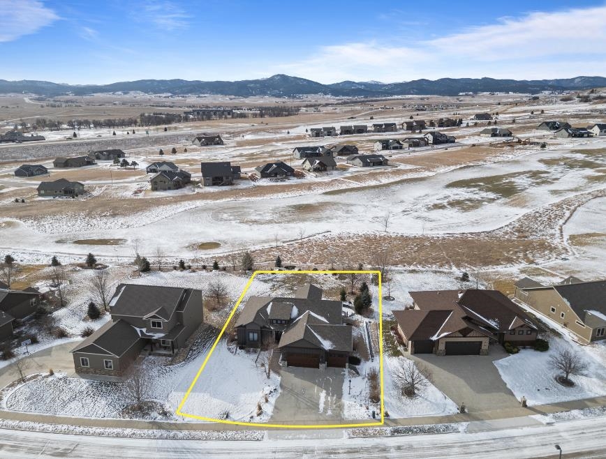 8037 Brooks Loop