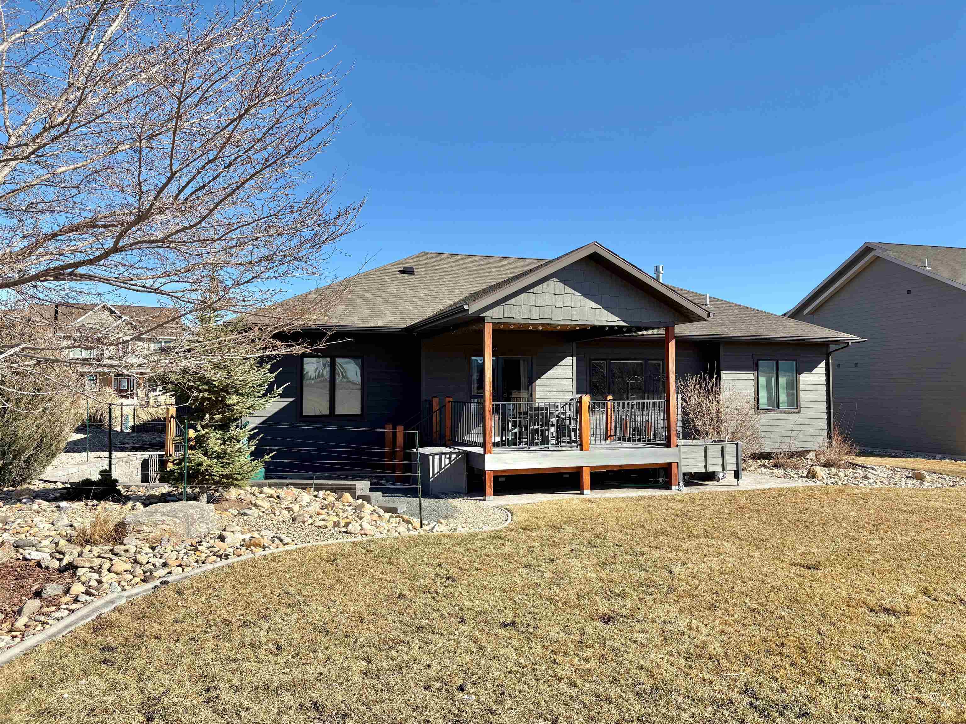 8037 Brooks Loop