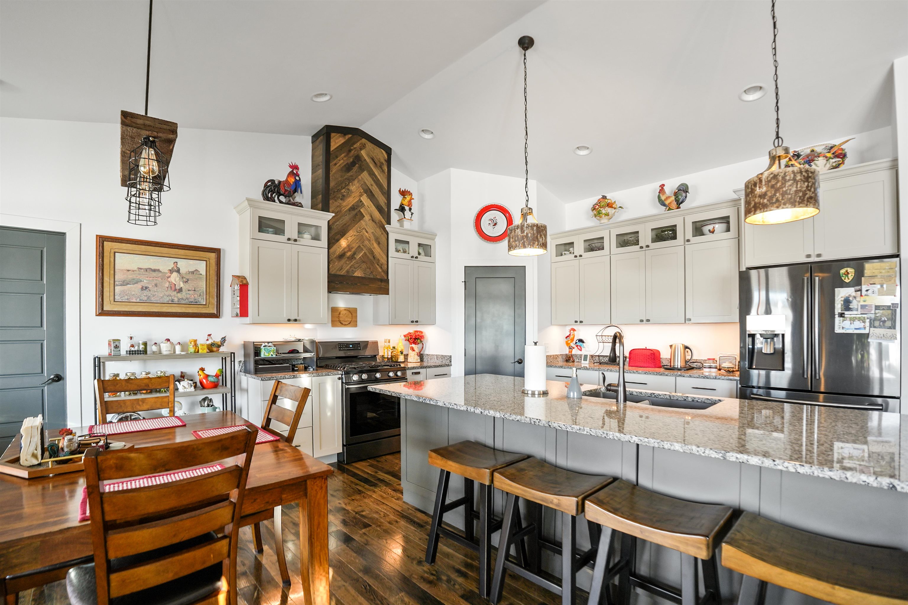 8037 Brooks Loop