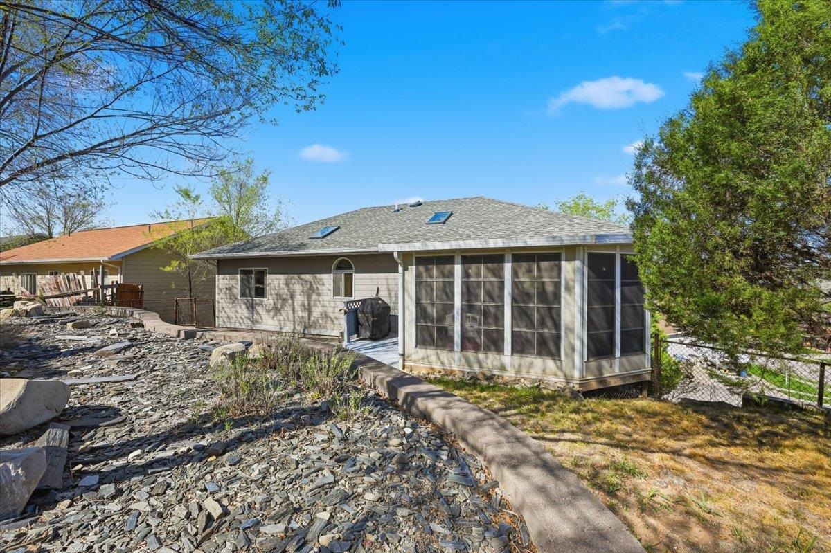 2206 Buena Vista Drive