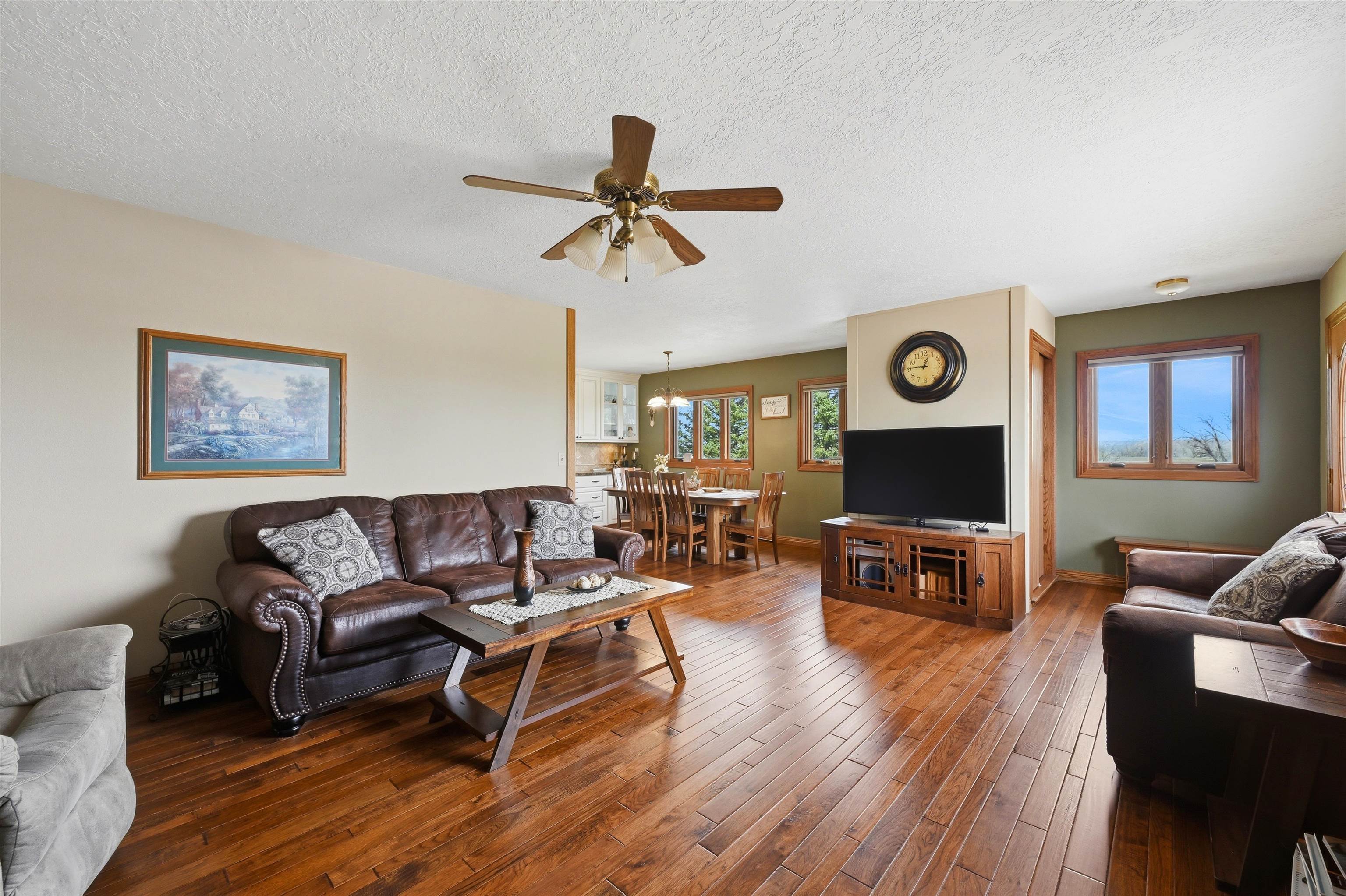11359 US Hwy 212