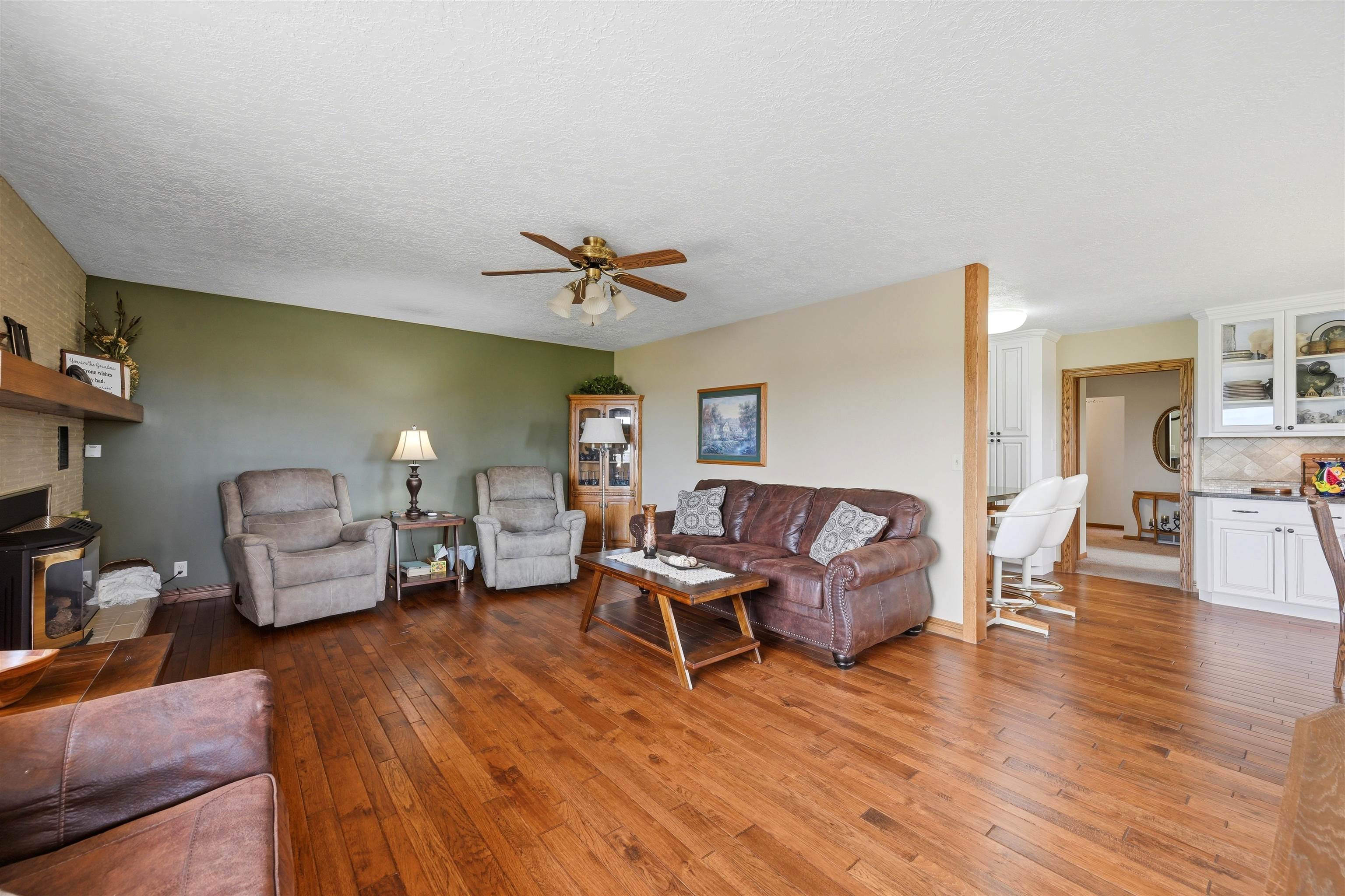 11359 US Hwy 212