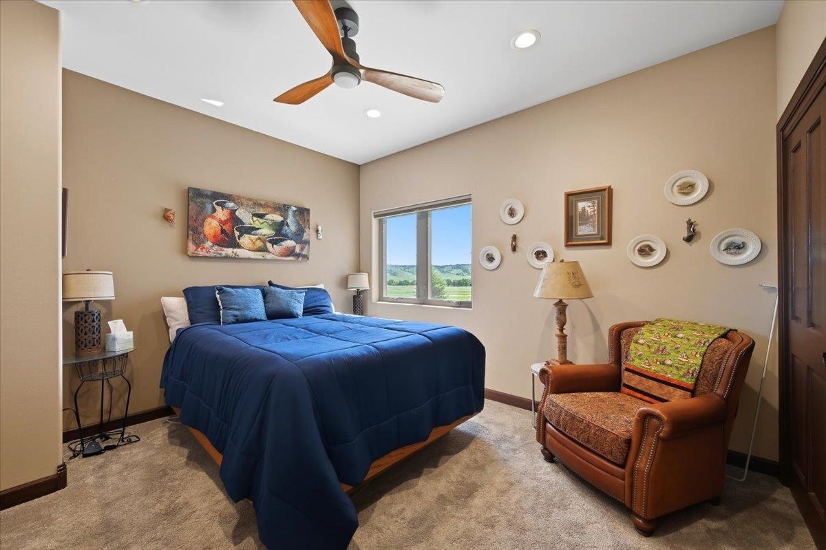 8040 Brooks Loop