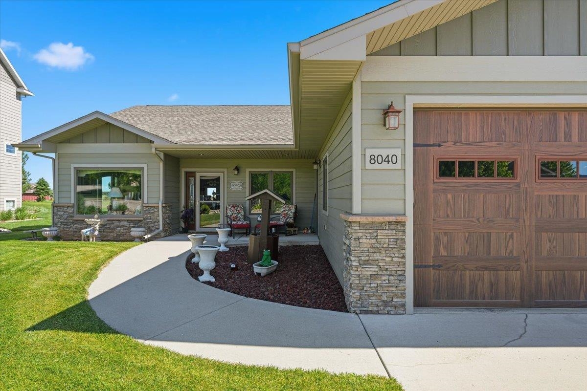 8040 Brooks Loop
