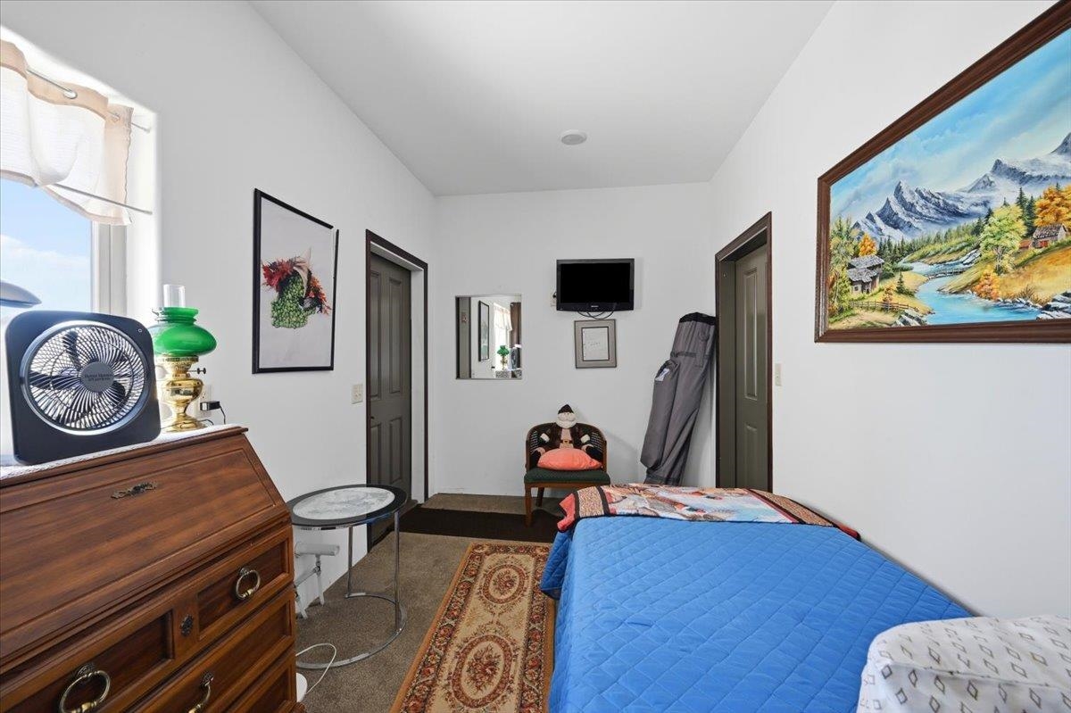 8040 Brooks Loop