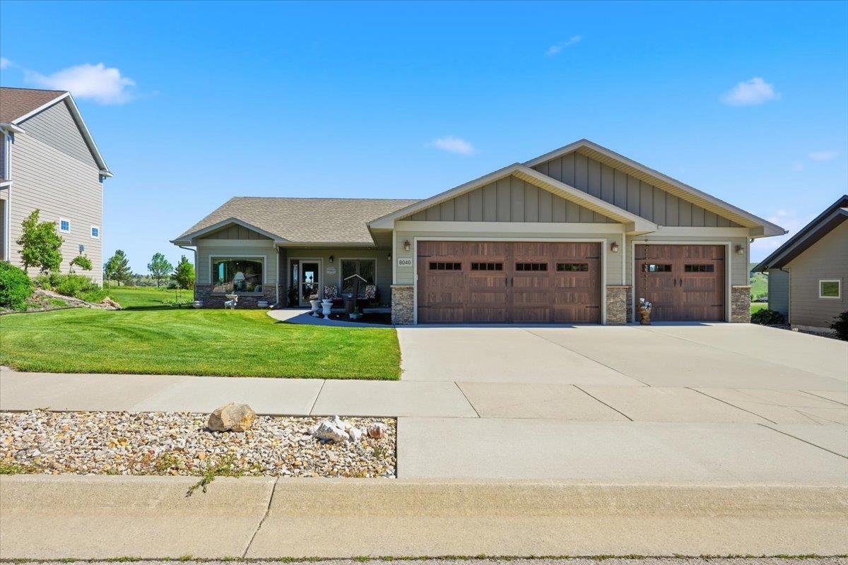 8040 Brooks Loop