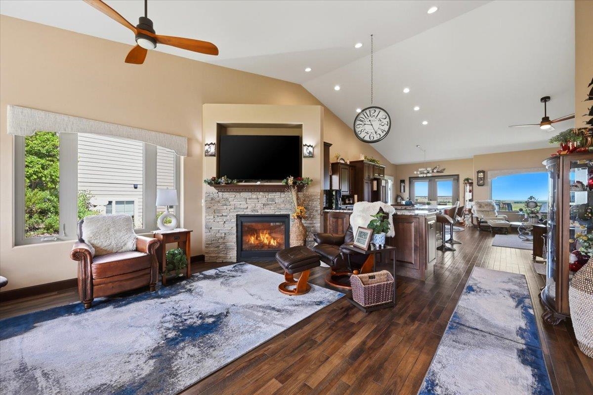 8040 Brooks Loop