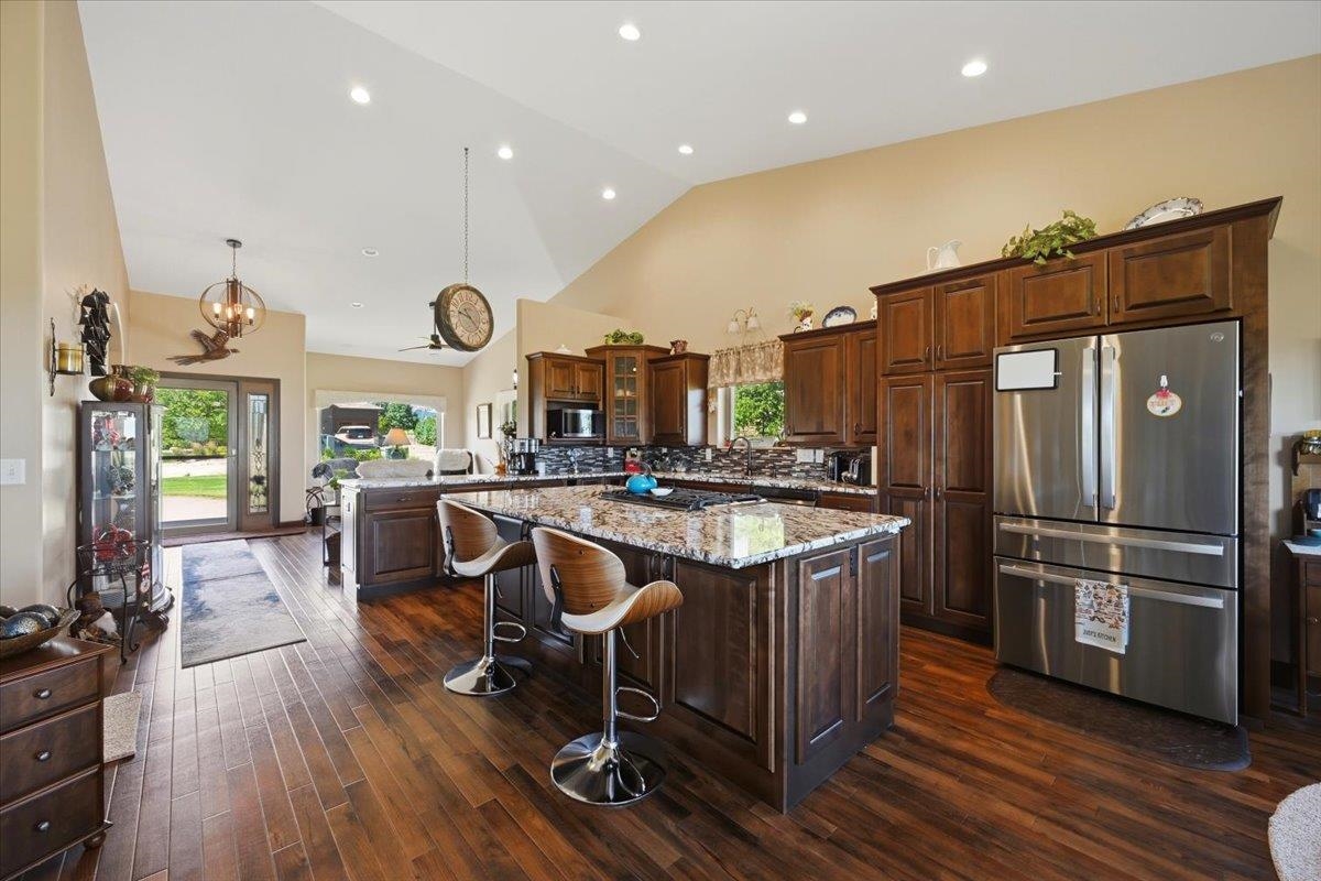 8040 Brooks Loop