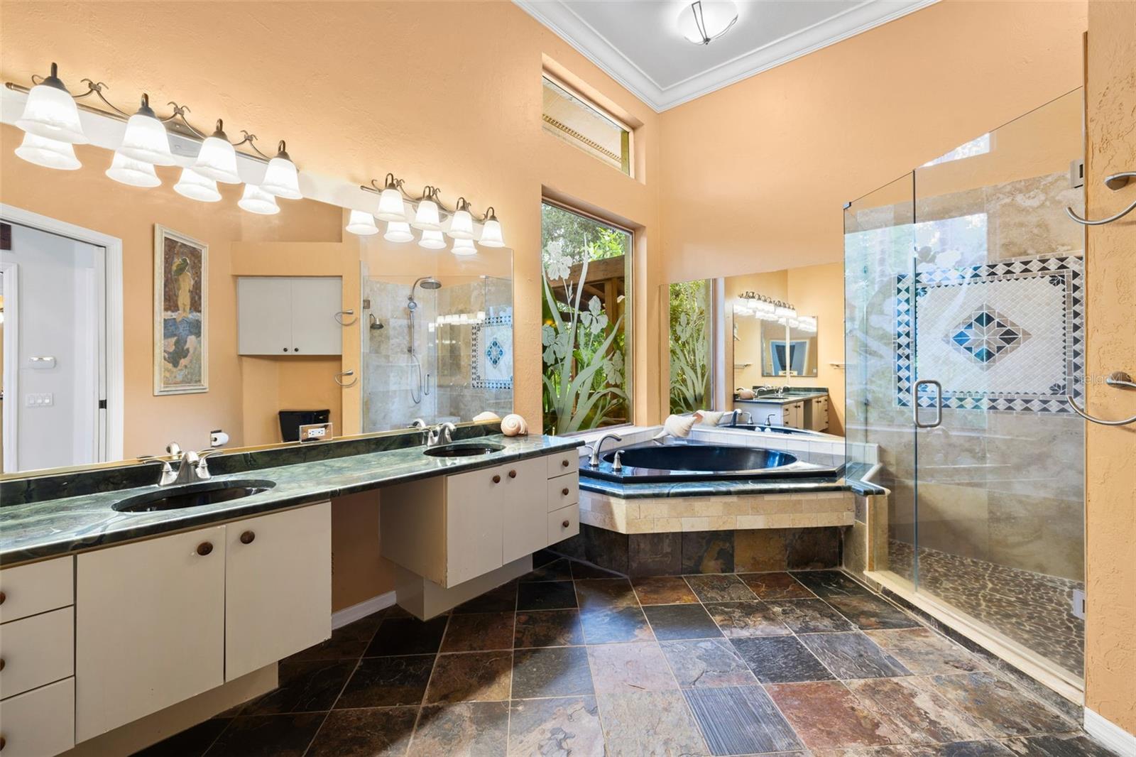 1343 RANCHERO DR