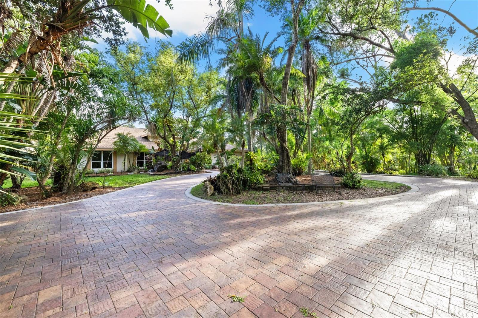 1343 RANCHERO DR